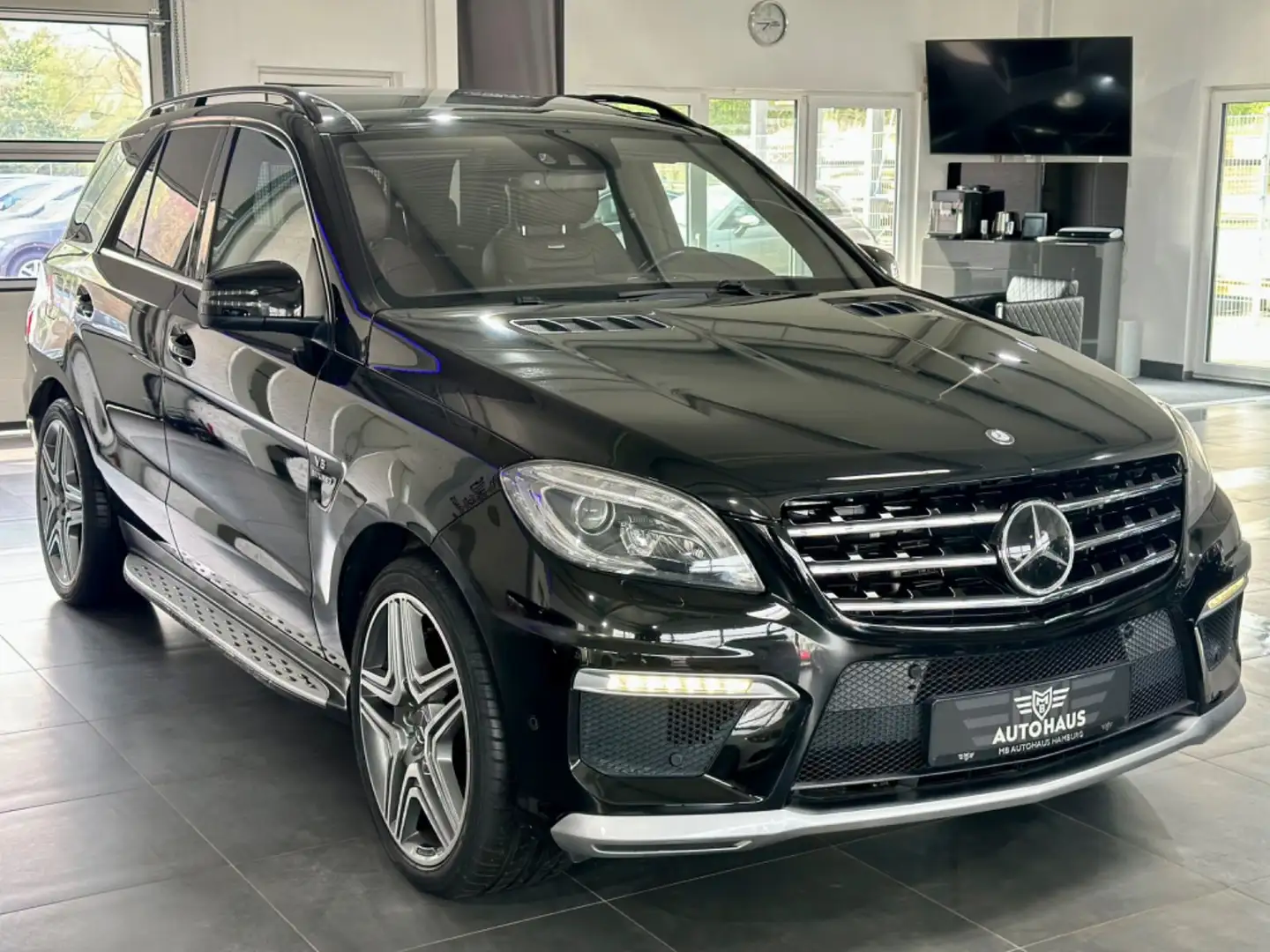 Mercedes-Benz ML 63 AMG Drivers-Pack,Pano,AHK,LED,TV,VOLL,TOP crna - 2