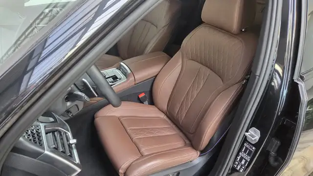 BMW X6 view 15