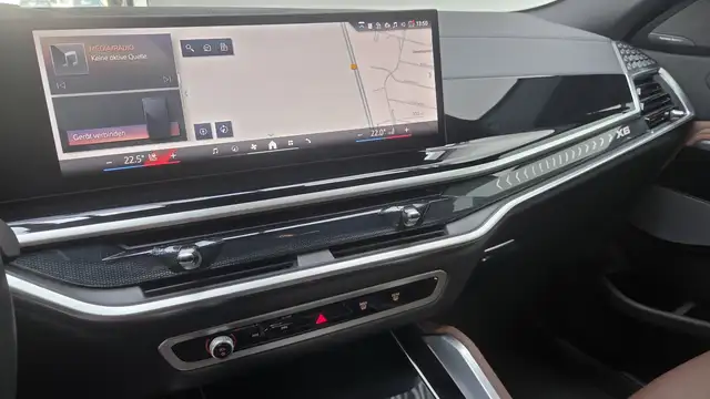BMW X6 view 10