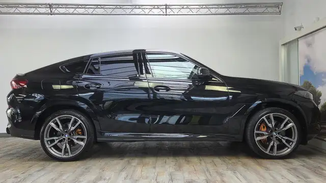 BMW X6 view 4