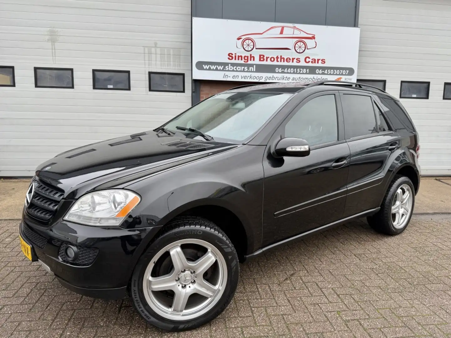 Mercedes-Benz ML 350 M-klasse AUT DAK NAVI LEER XENON TREKHAAK!! Zwart - 2