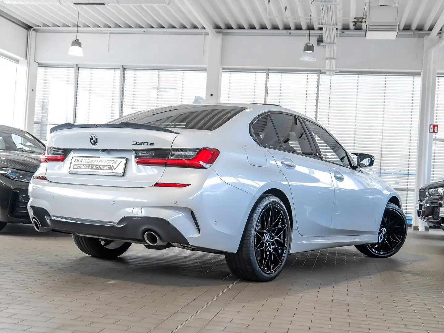 BMW 330 e M-Sport Headup Glasdach Laser 19Zoll Bianco - 2
