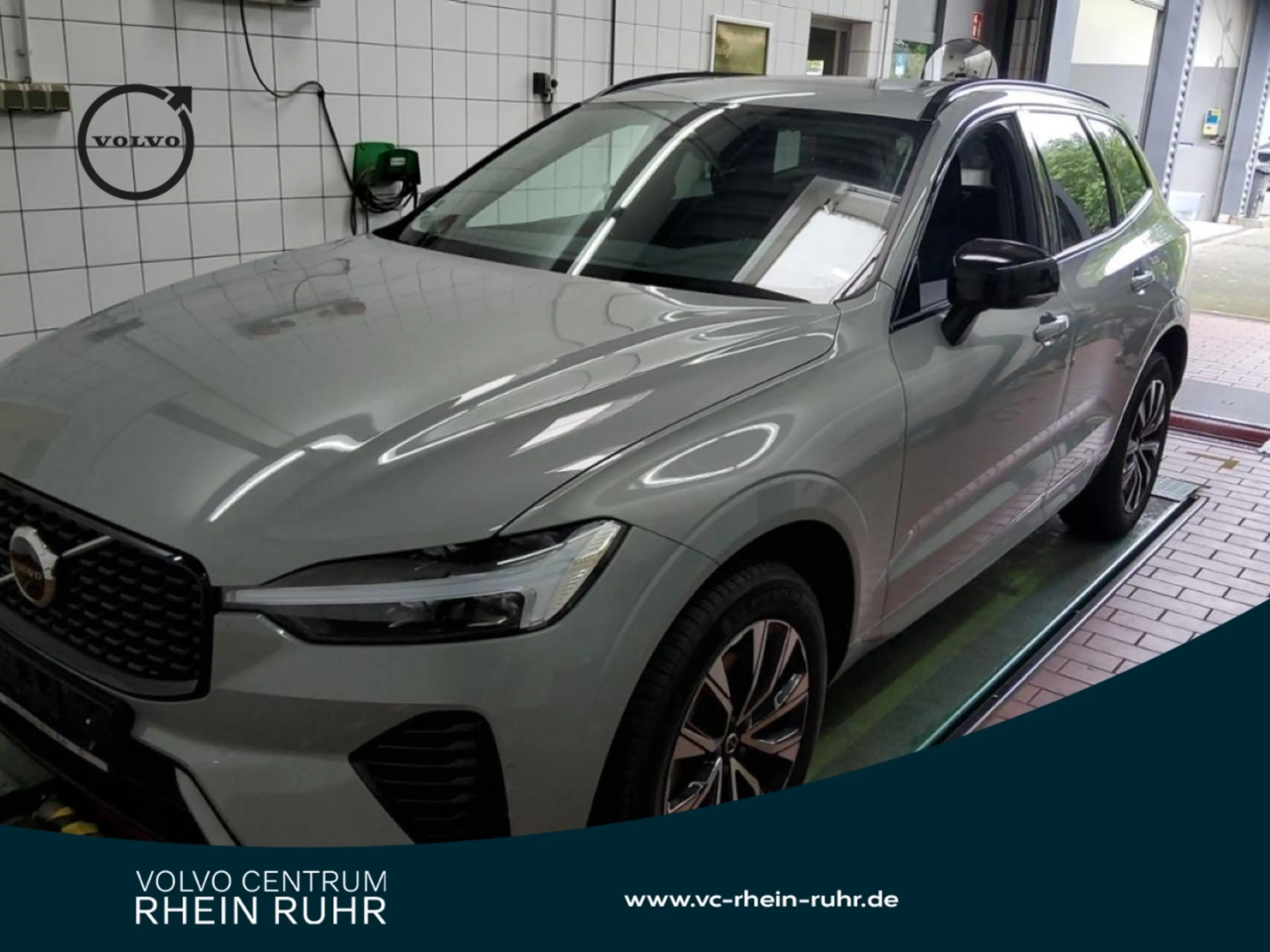 Volvo XC60 B4  PLUS DARK FAP+PANO+WINTERPAK+MEMORY+LM+