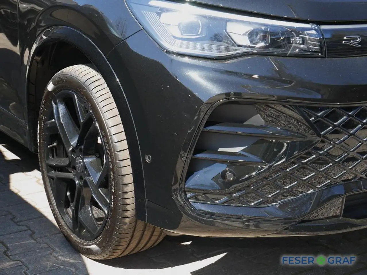 Volkswagen Tiguan 2.0 TDI 4M R-Line Black AHK Matrix Pano 6
