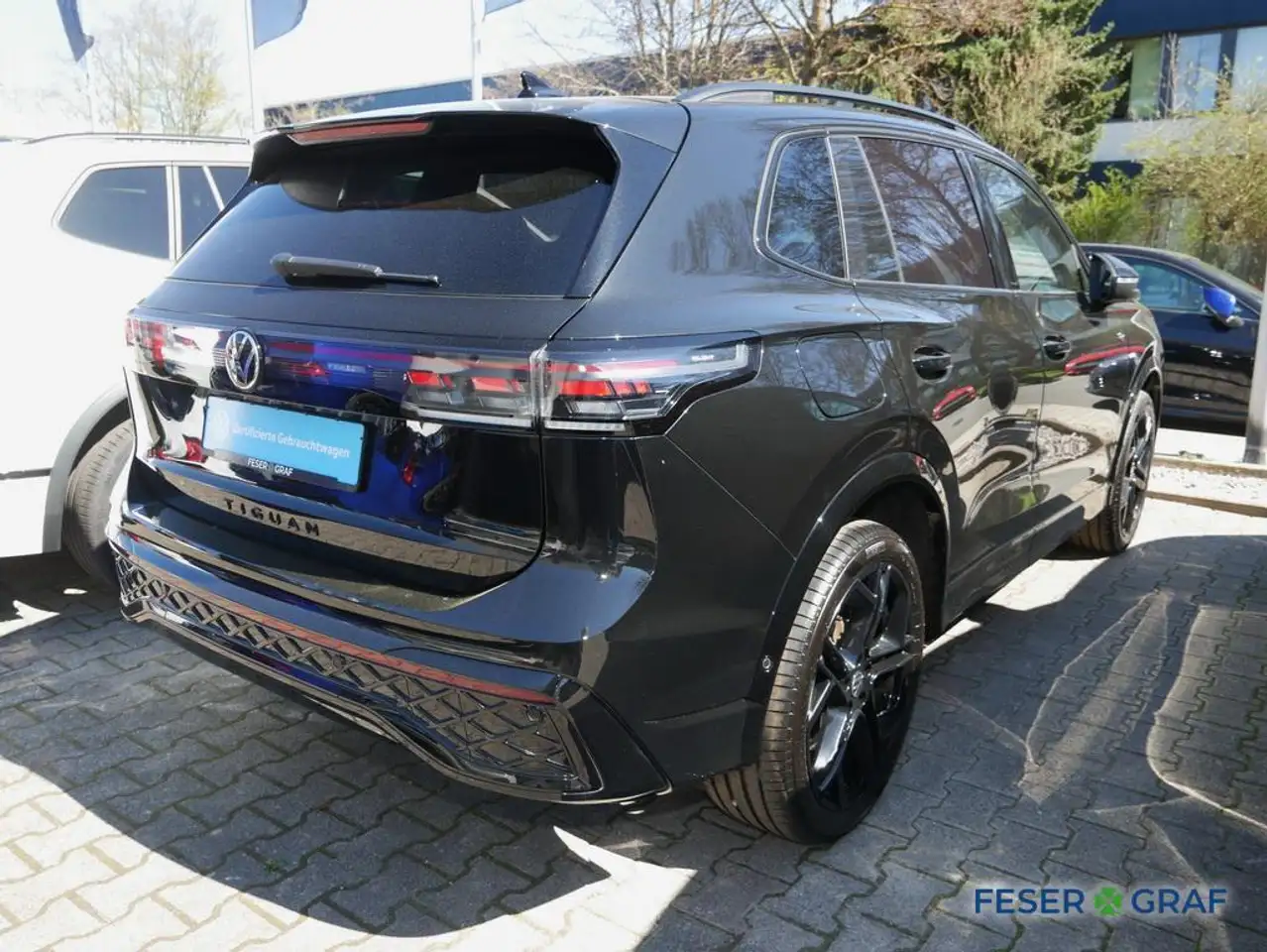 Volkswagen Tiguan 2.0 TDI 4M R-Line Black AHK Matrix Pano 5