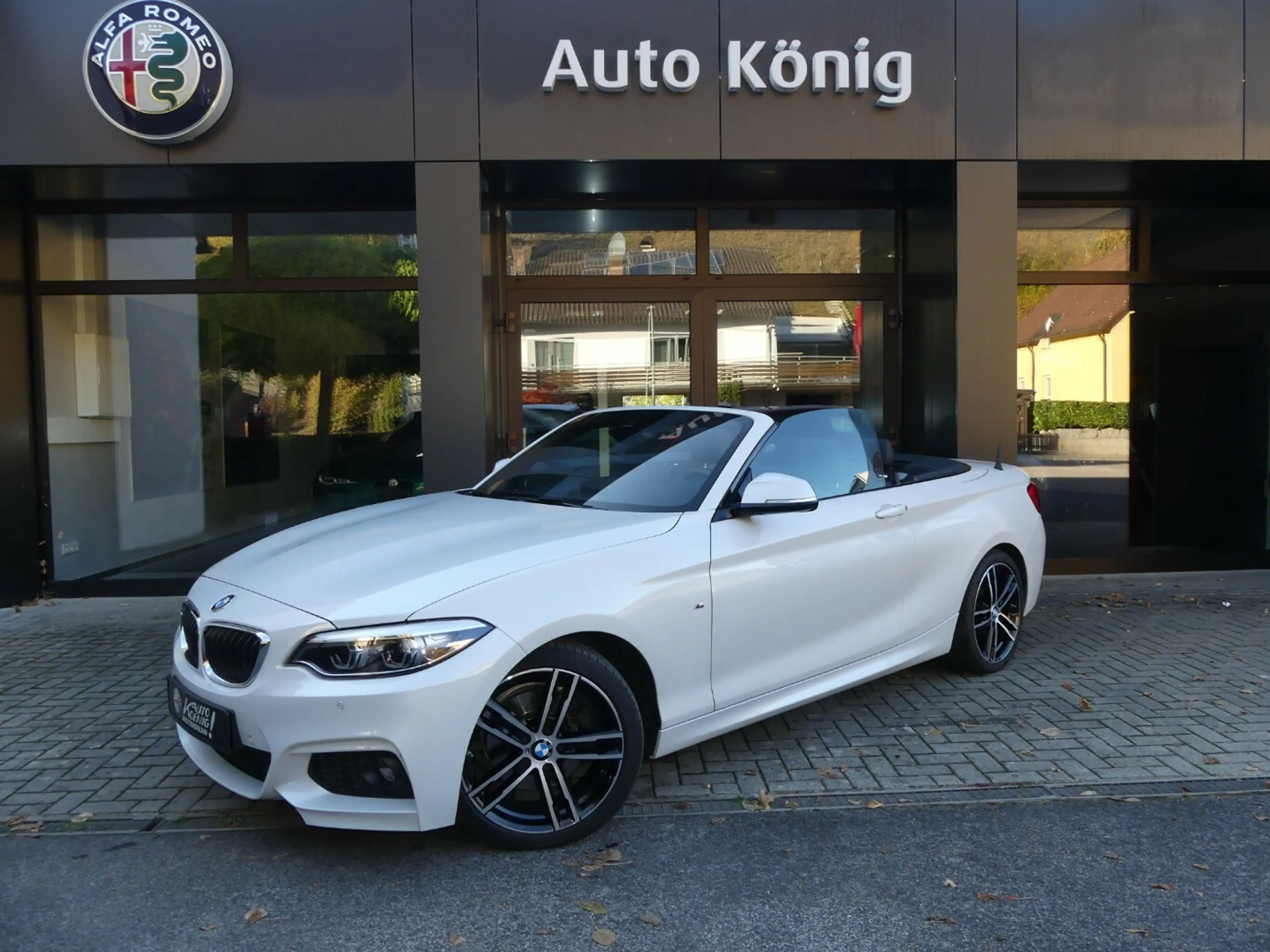 BMW 220 Cabrio M Sport — photo 3