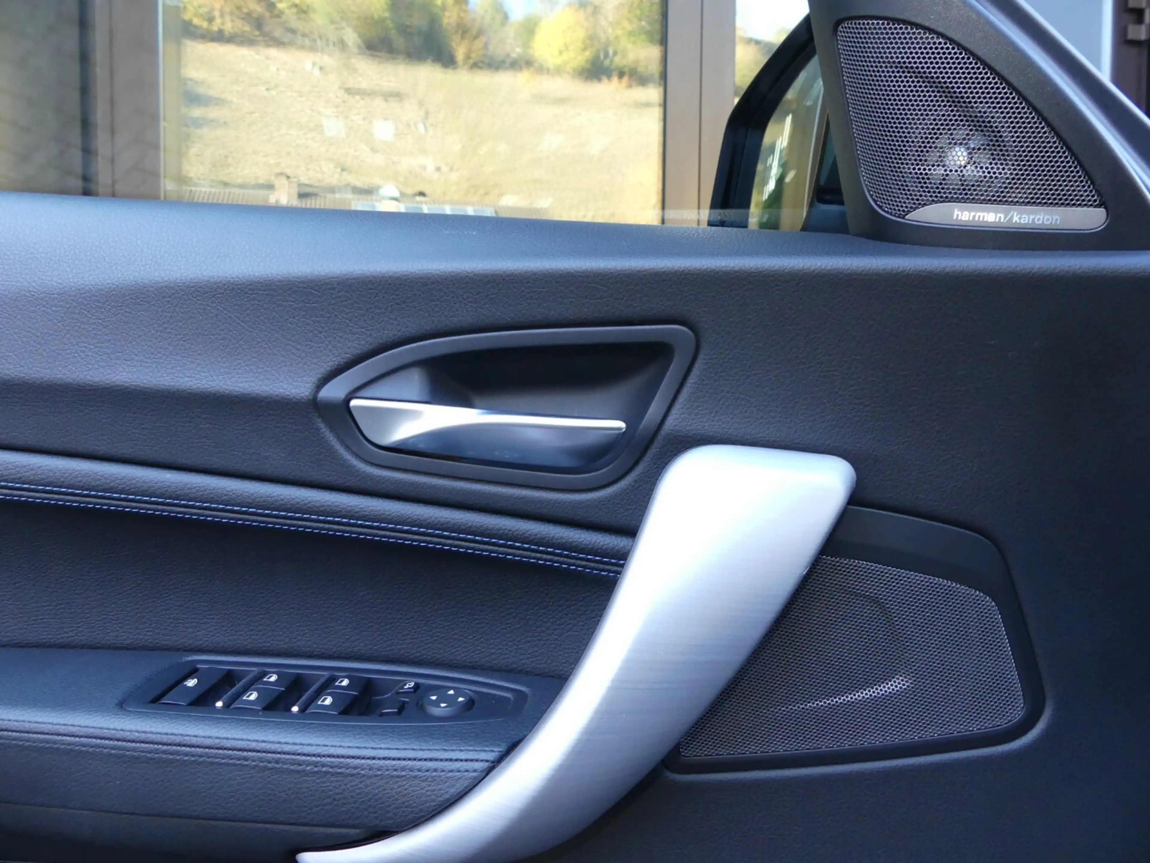 BMW 220 Cabrio M Sport — photo 10