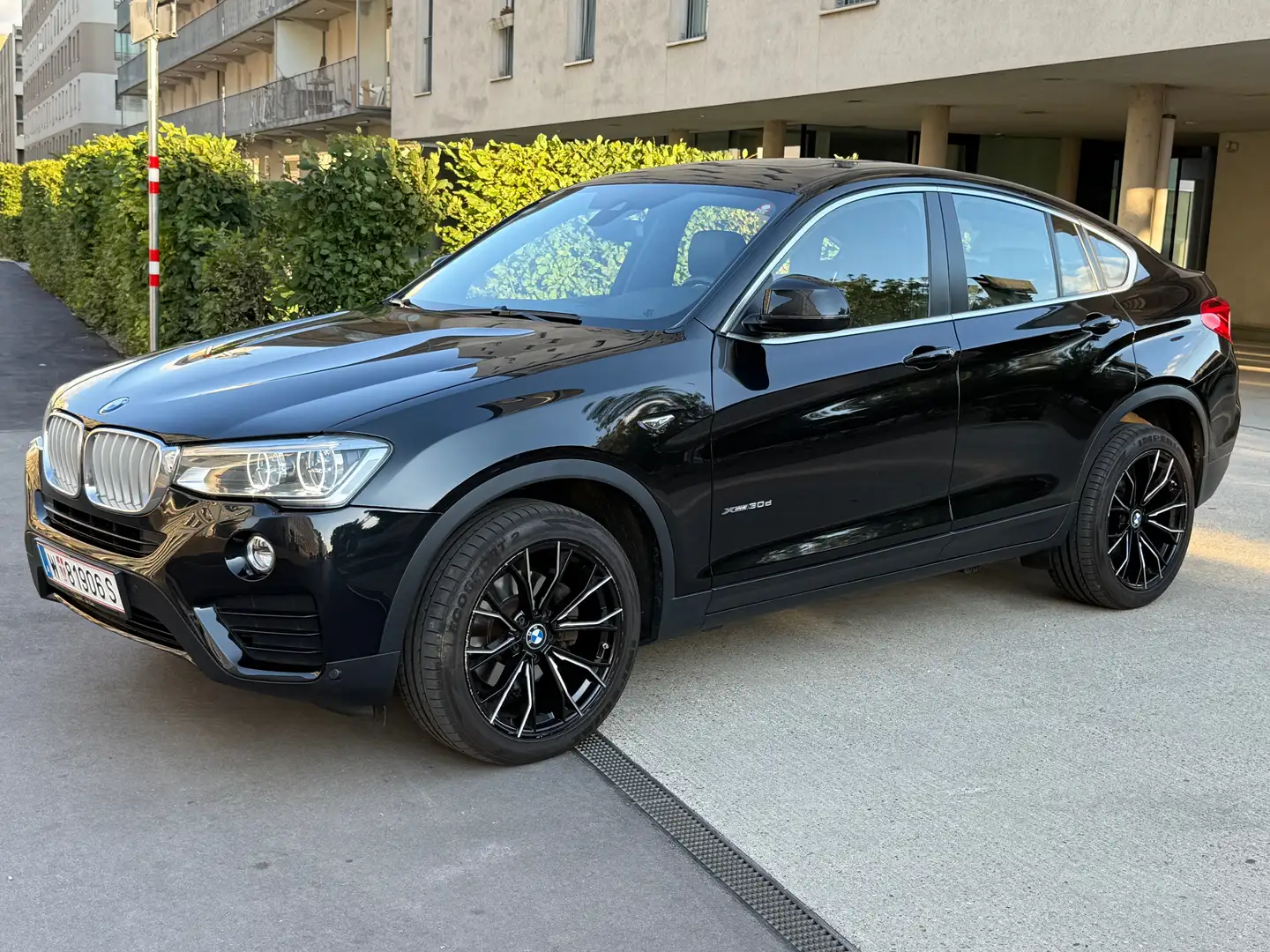 BMW X4 X4 xDrive 30d xLine Aut. xLine Schwarz - 1