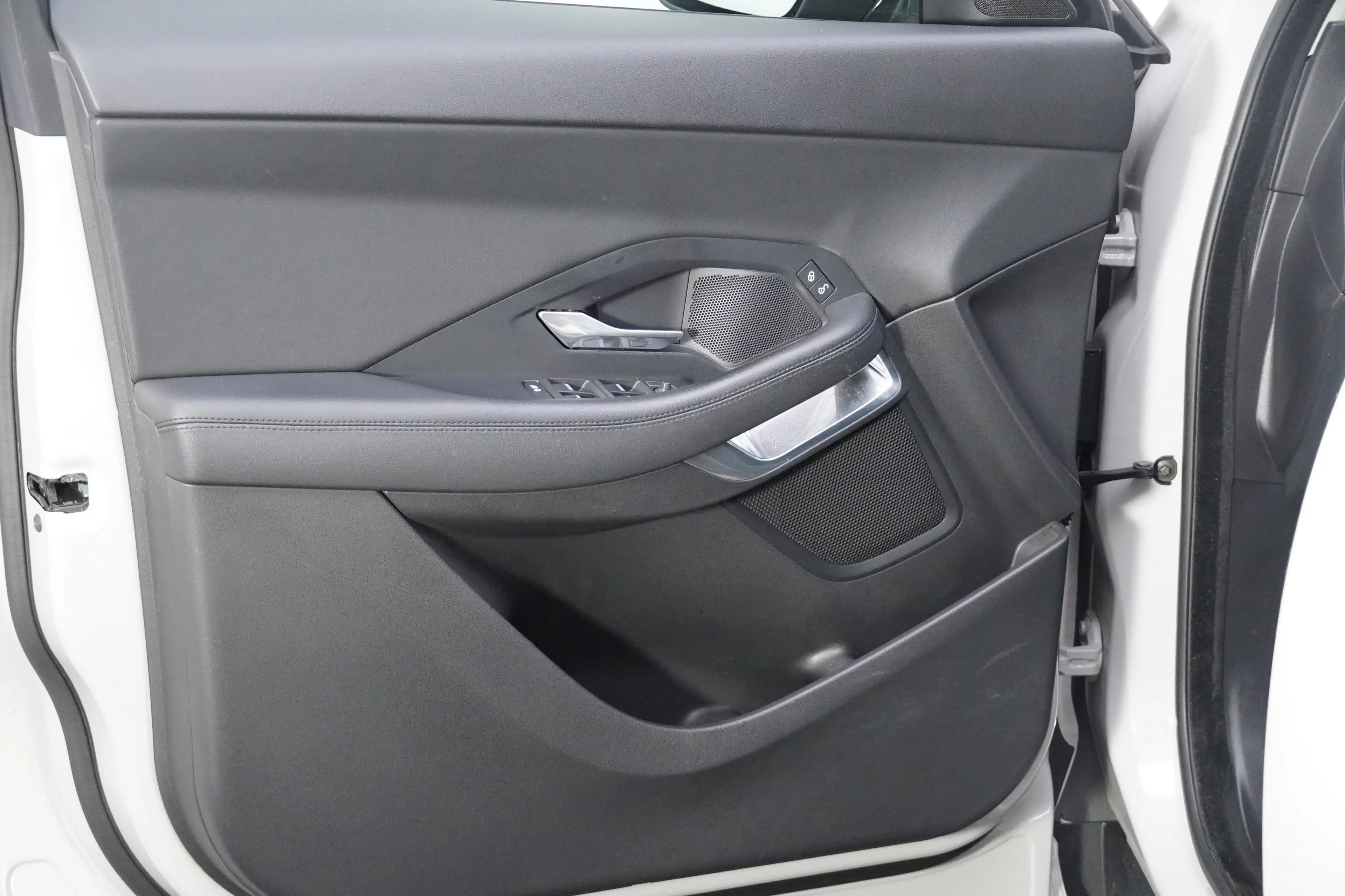Jaguar E-Pace 2,0DI4 D150 S AWD — photo 6