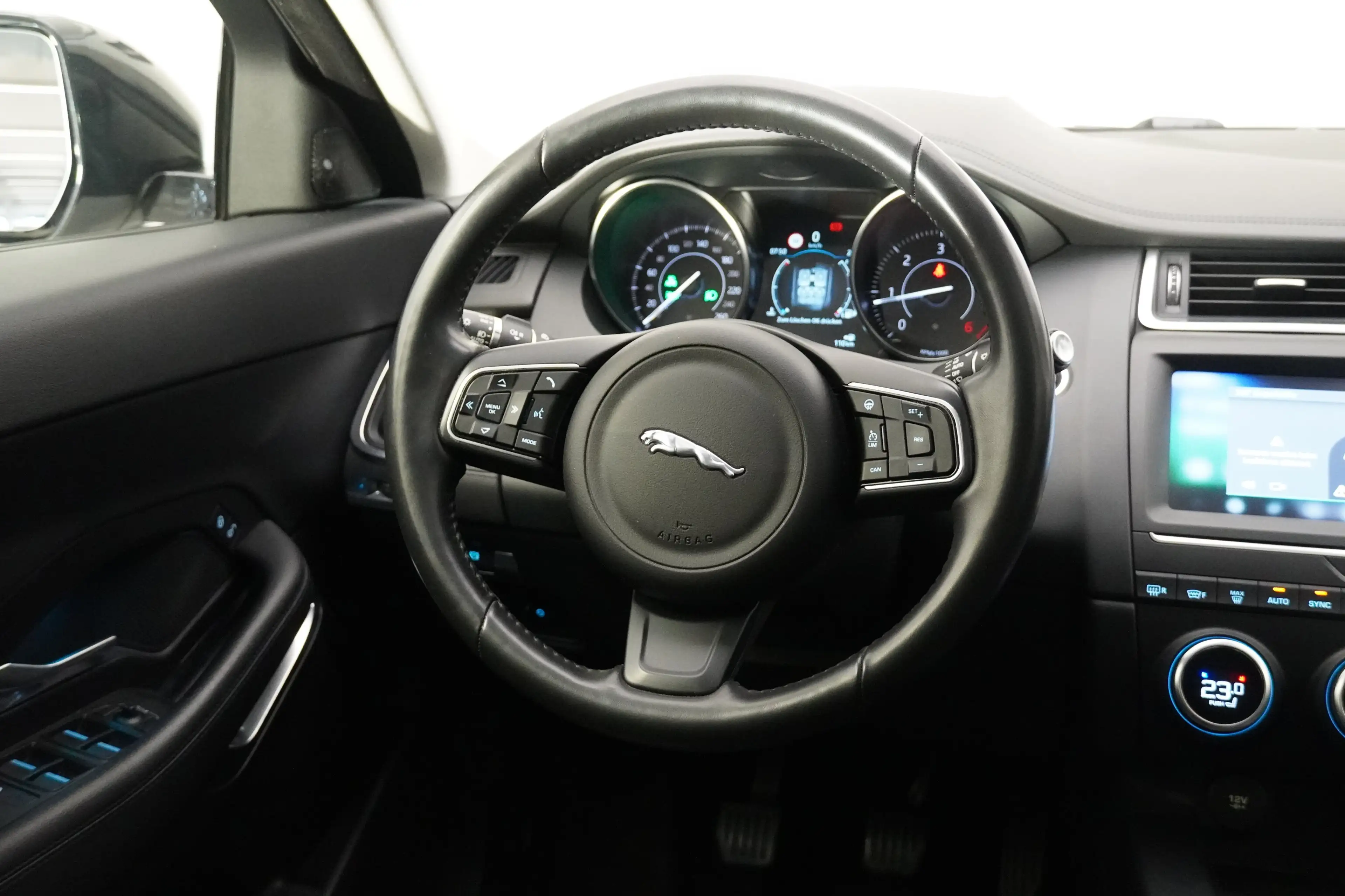 Jaguar E-Pace 2,0DI4 D150 S AWD — photo 8