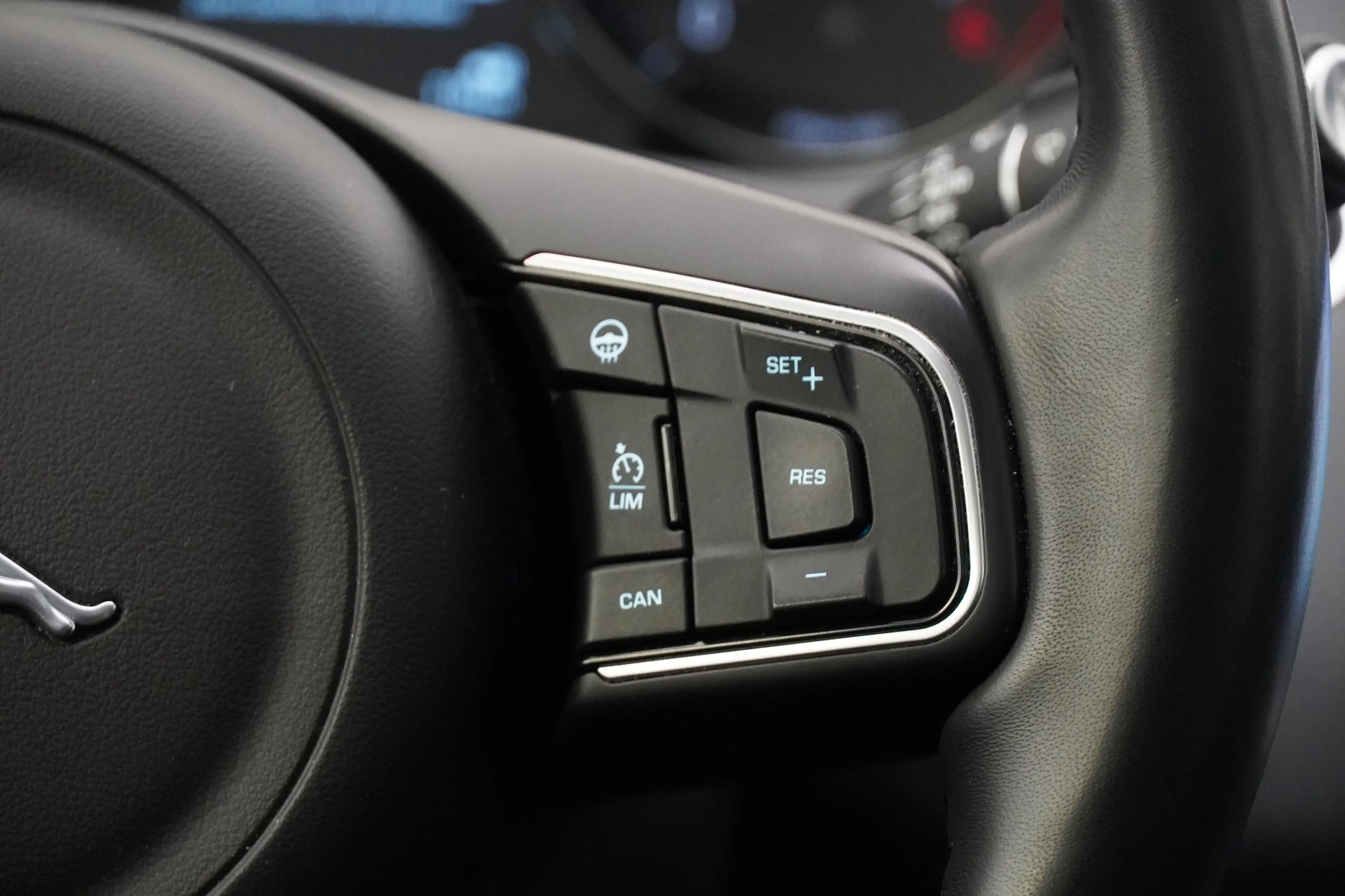 Jaguar E-Pace 2,0DI4 D150 S AWD — photo 10