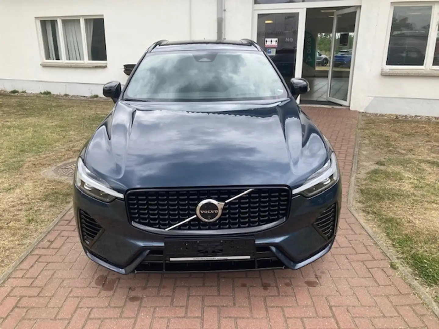 Volvo XC60 T6 AWD Plus Dark+360+HUD+Panorama+Harman+ Bleu - 2