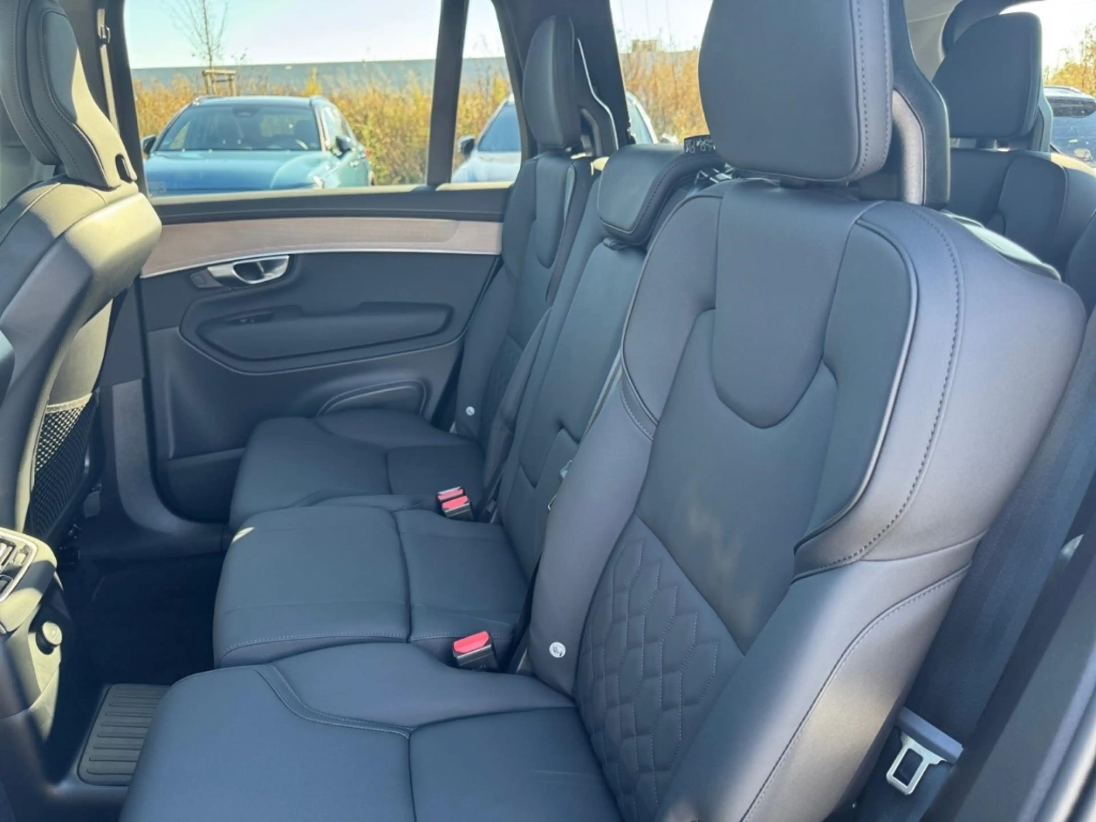 Volvo XC90 T8 Plus Dark Plug-In Hybrid AWD 7-Sitzer HUD Stand — photo 15