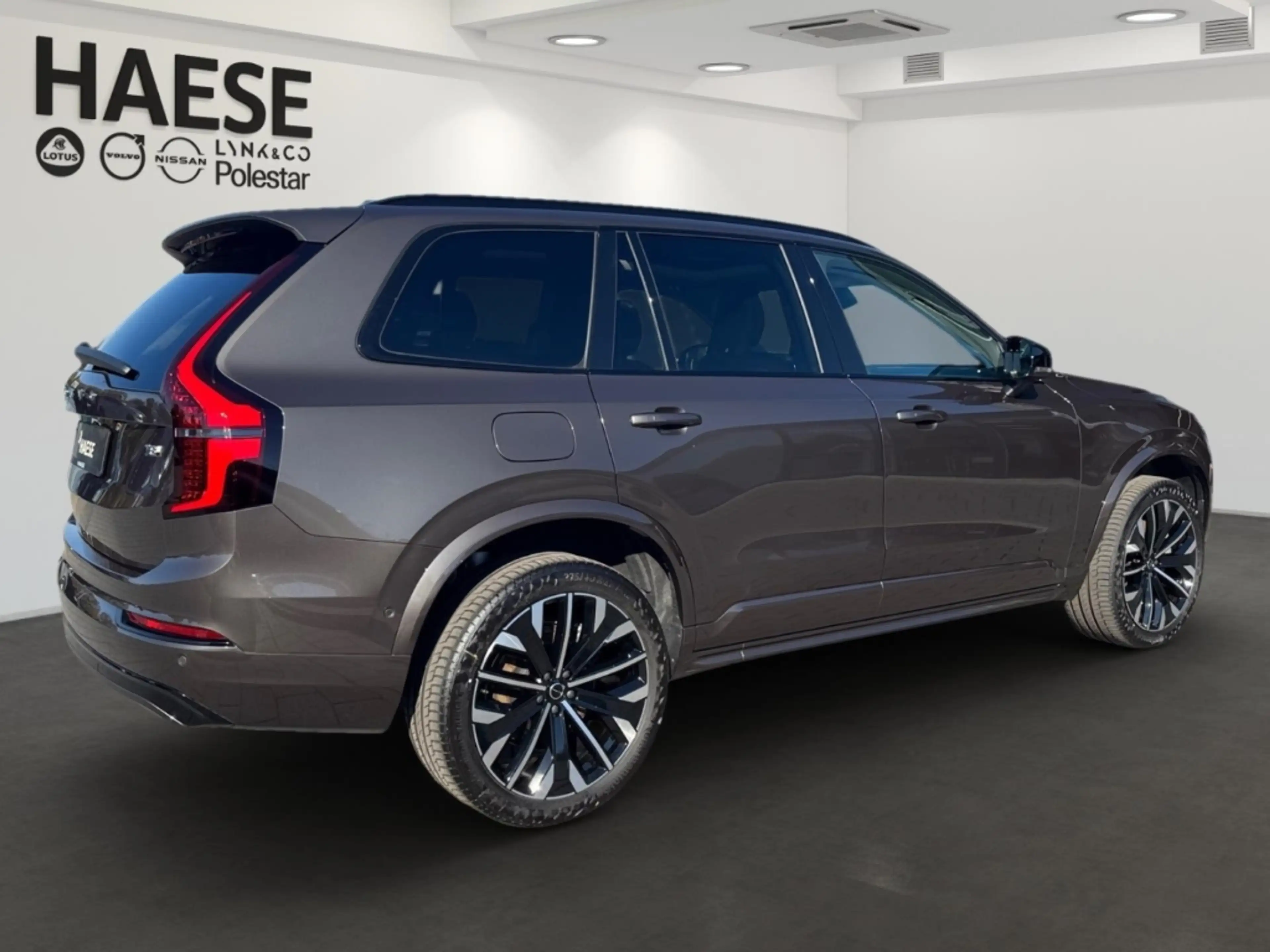 Volvo XC90 T8 Plus Dark Plug-In Hybrid AWD 7-Sitzer HUD Stand — photo 5