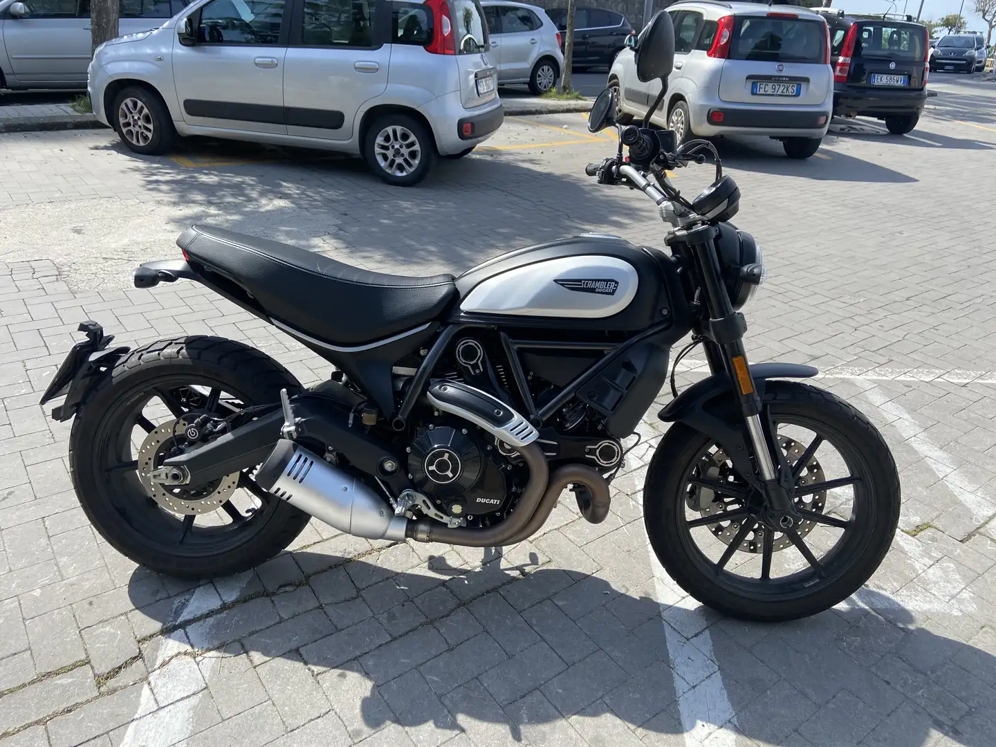 Ducati Scrambler Icon dark - 1