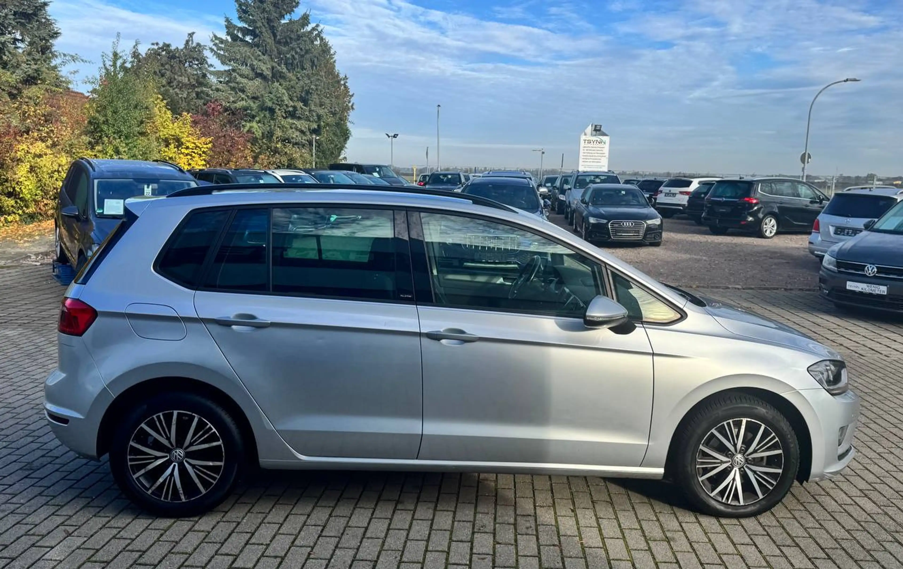 Volkswagen Golf VII Sportsvan 1.6 TDI  Allstar — photo 6
