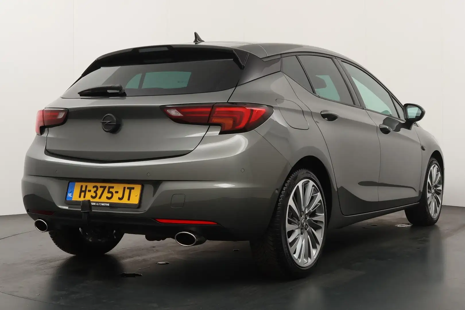 Opel Astra 1.2 110PK Elegance | Navigatie | Camera | Cruise c Gris - 2