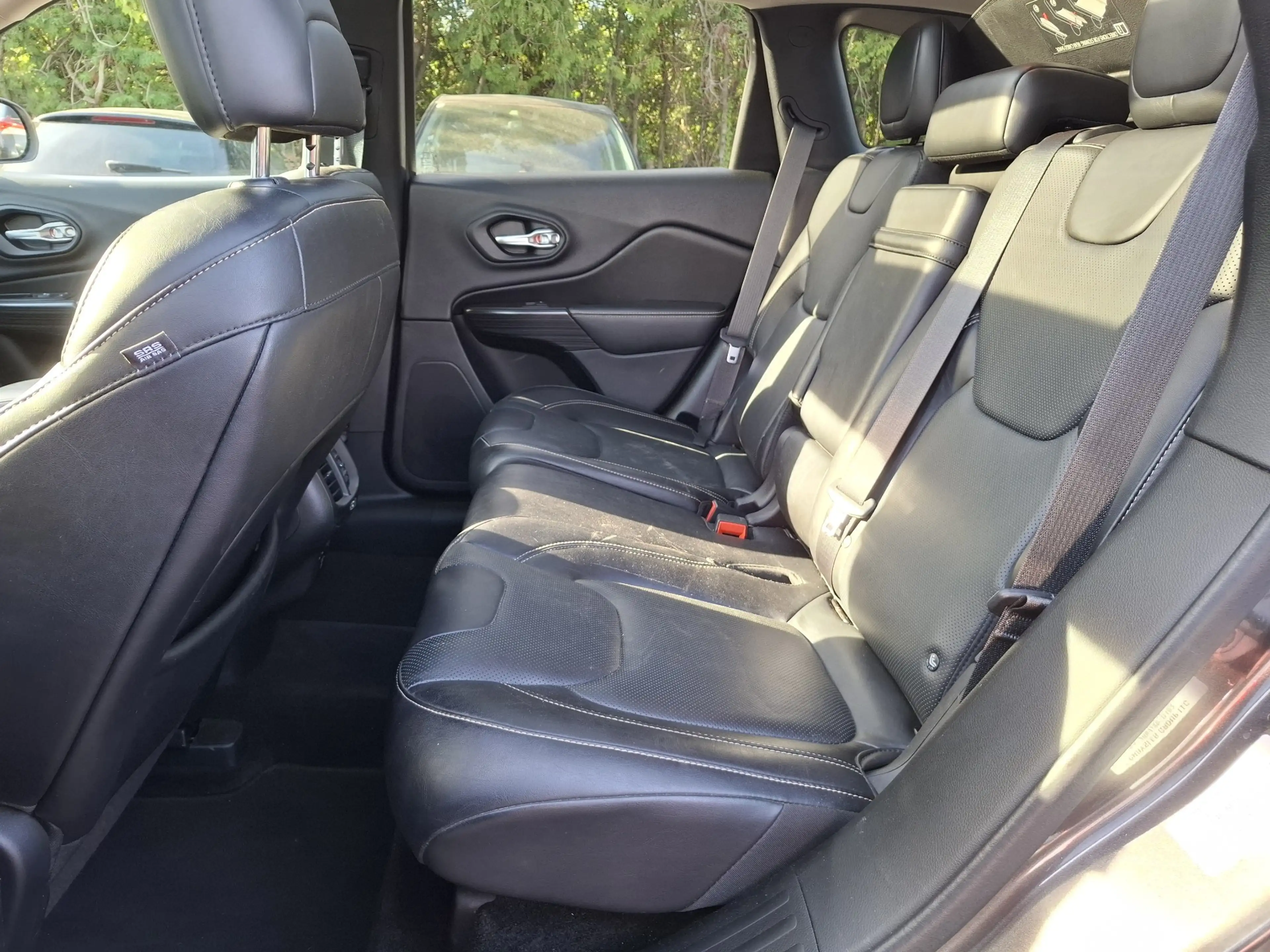 Jeep Cherokee Limited 4WD Vollausstattung ! — photo 11