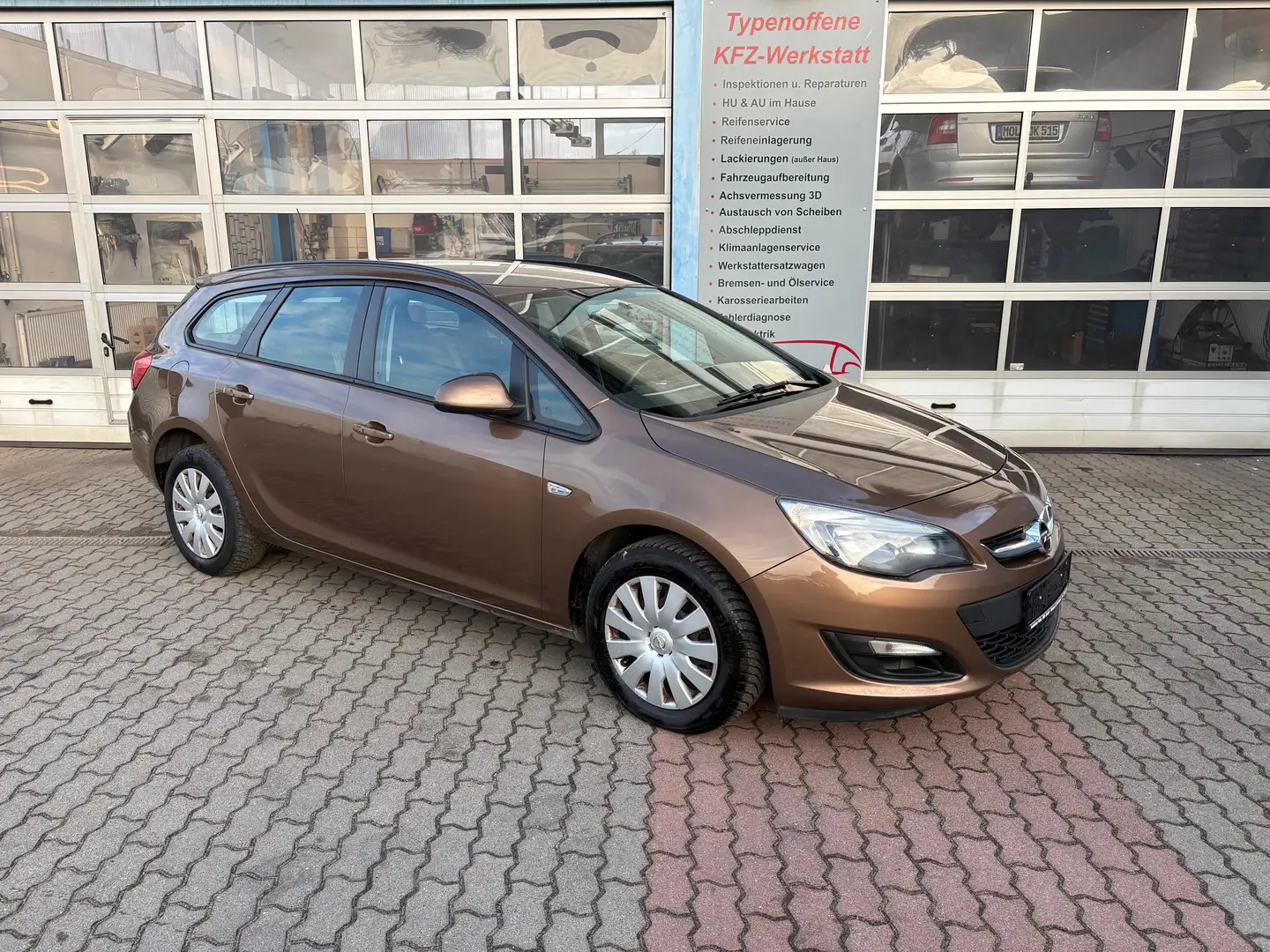 Opel Astra Sports Tourer 1,6 , Tempomat ,HU/AU neu Braun - 1