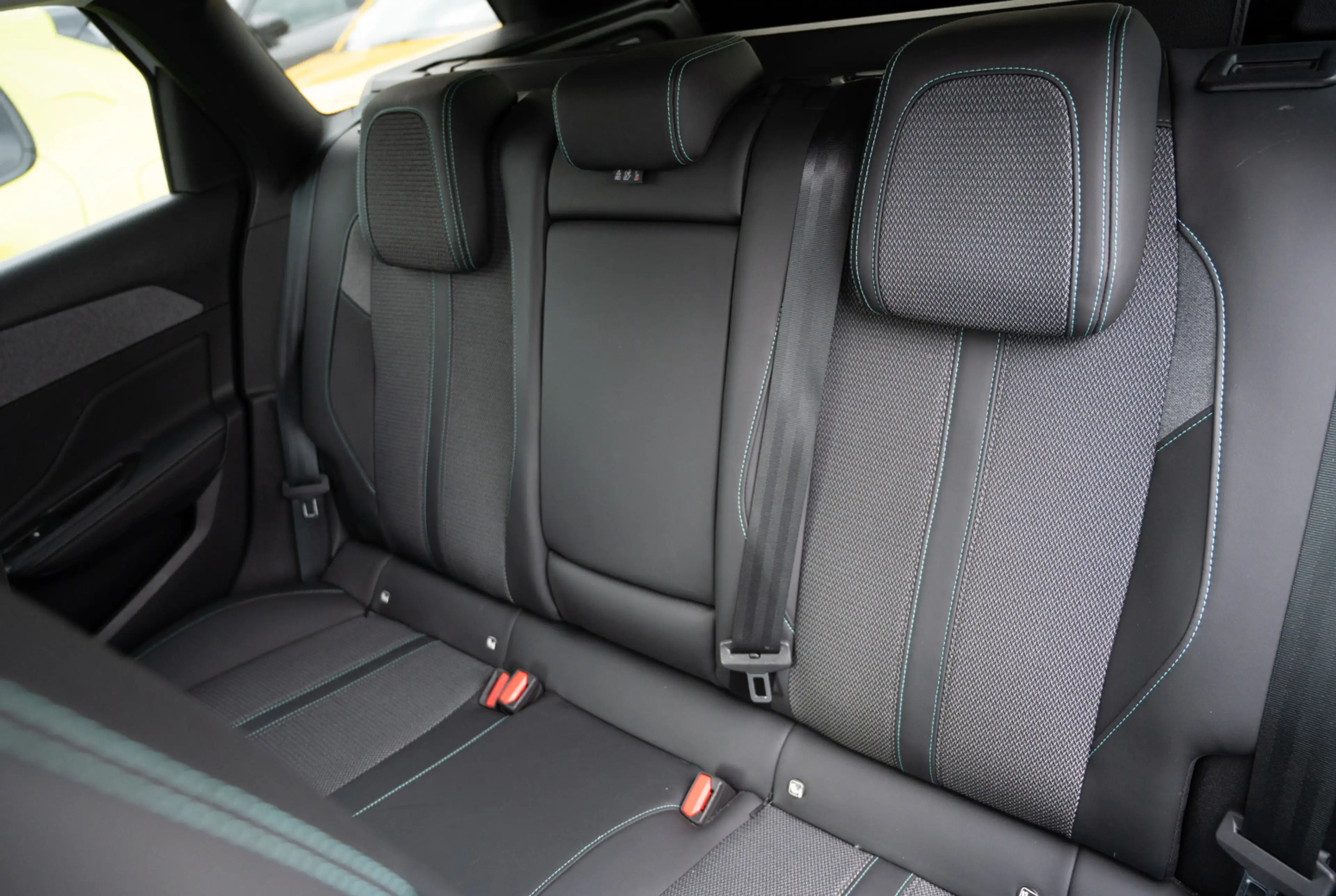 Peugeot 308 SW Allure 1.5 BlueHDi 130 EAT8 *KOMFORT-PAKET*WINTER-PAKET* — photo 7