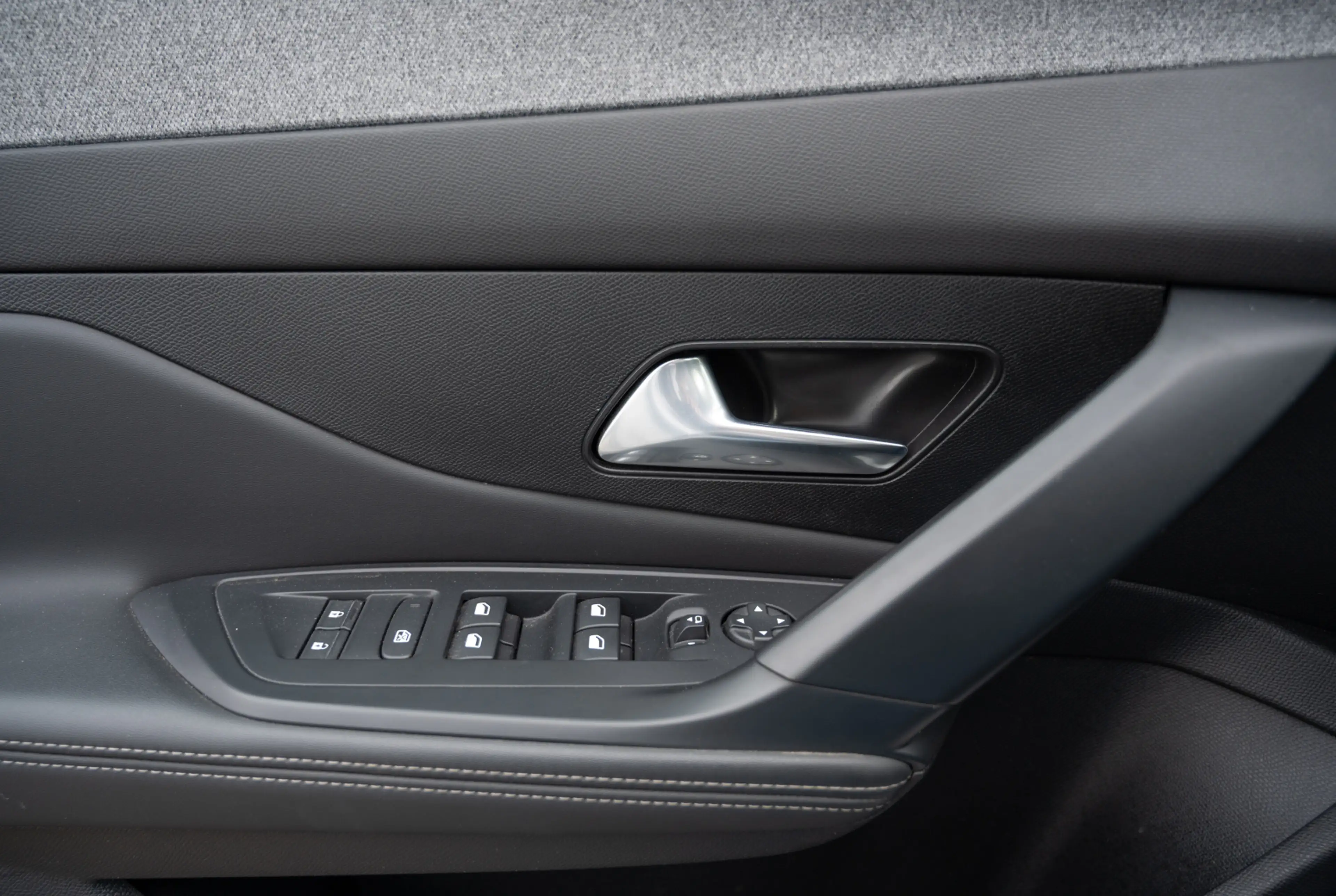 Peugeot 308 SW Allure 1.5 BlueHDi 130 EAT8 *KOMFORT-PAKET*WINTER-PAKET* — photo 12
