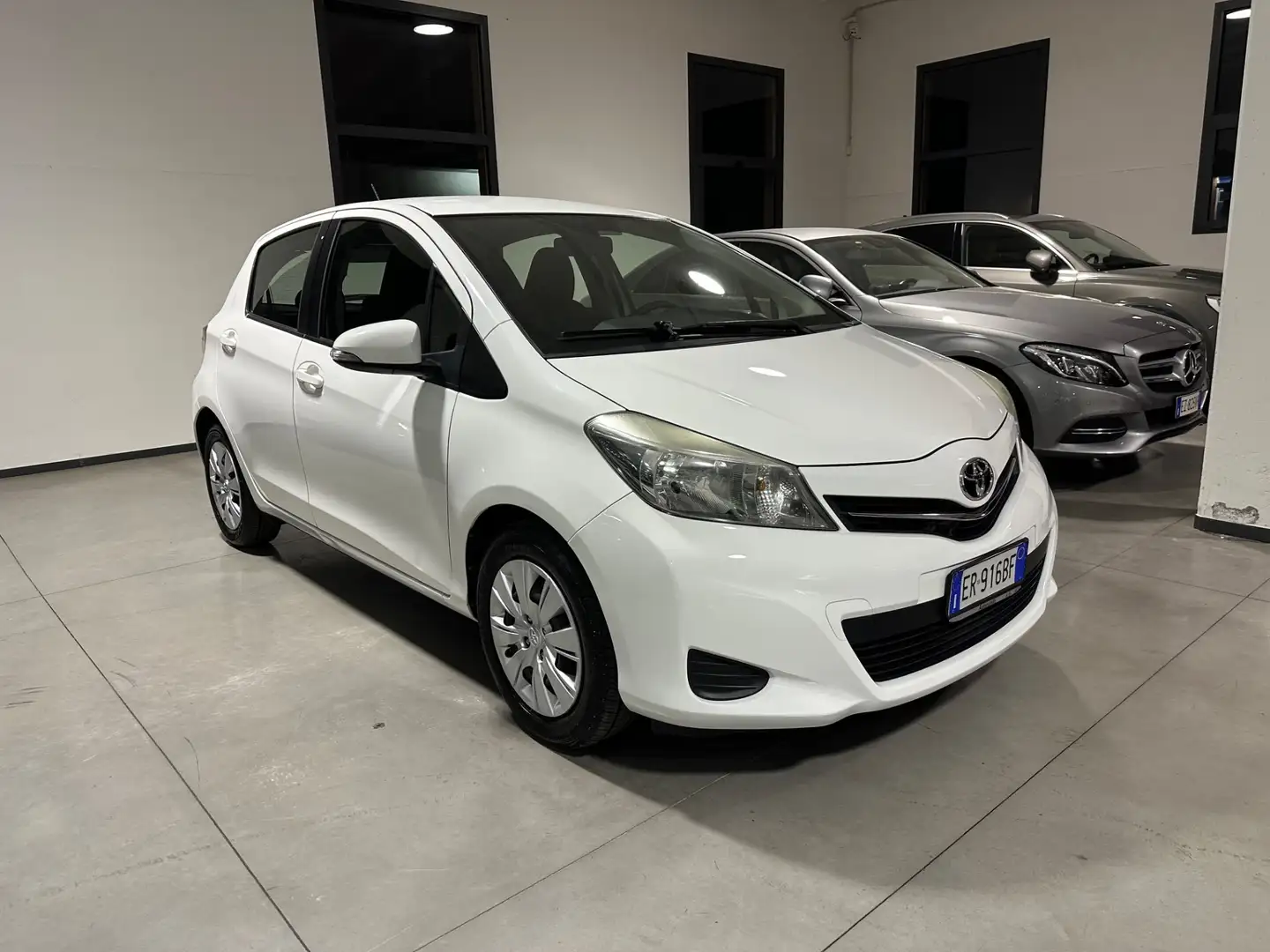 Toyota Yaris Yaris 1.3 5 porte Lounge Blanco - 2