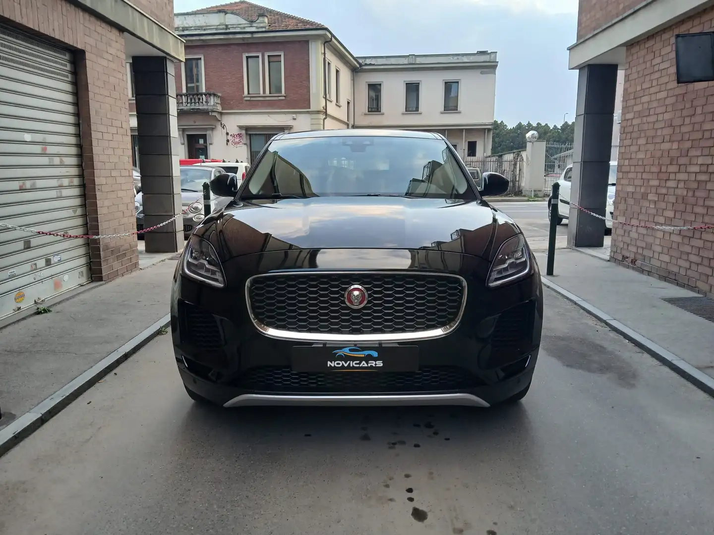 Jaguar E-Pace 2.0d i4 awd 150cv auto my19 Negro - 2