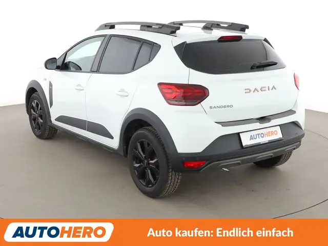 Dacia Sandero view 4