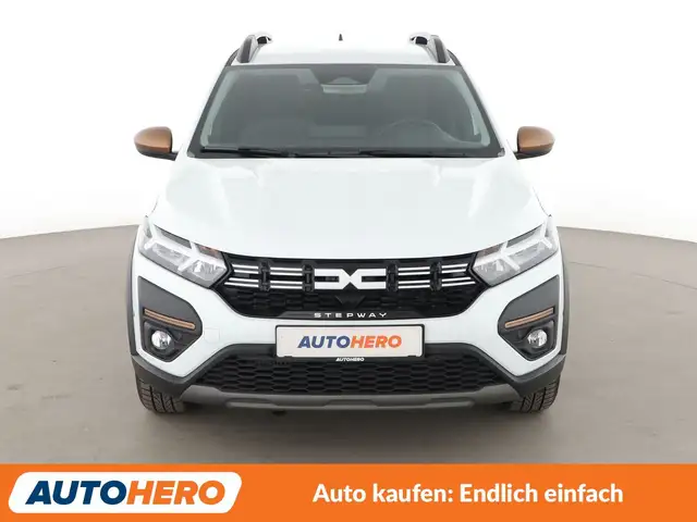 Dacia Sandero view 9