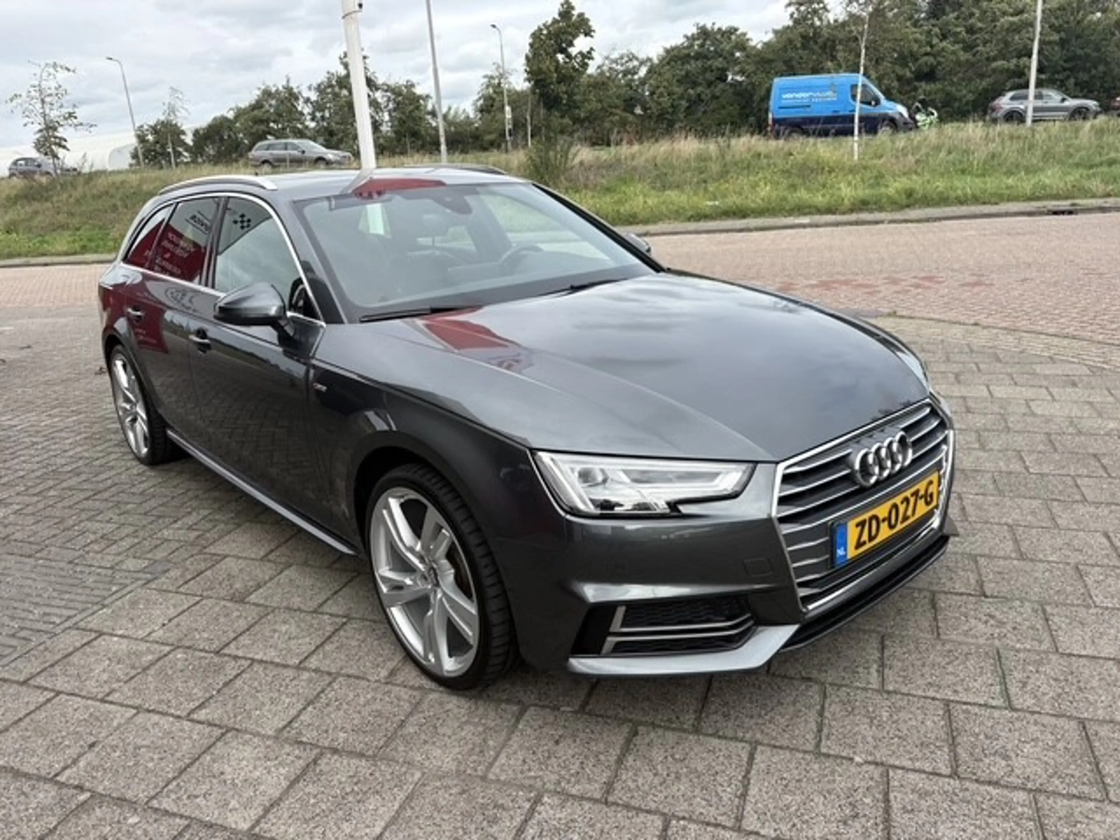 Audi A4 Avant 1.4 TFSI Sport S line black edition | Navi | — photo 4