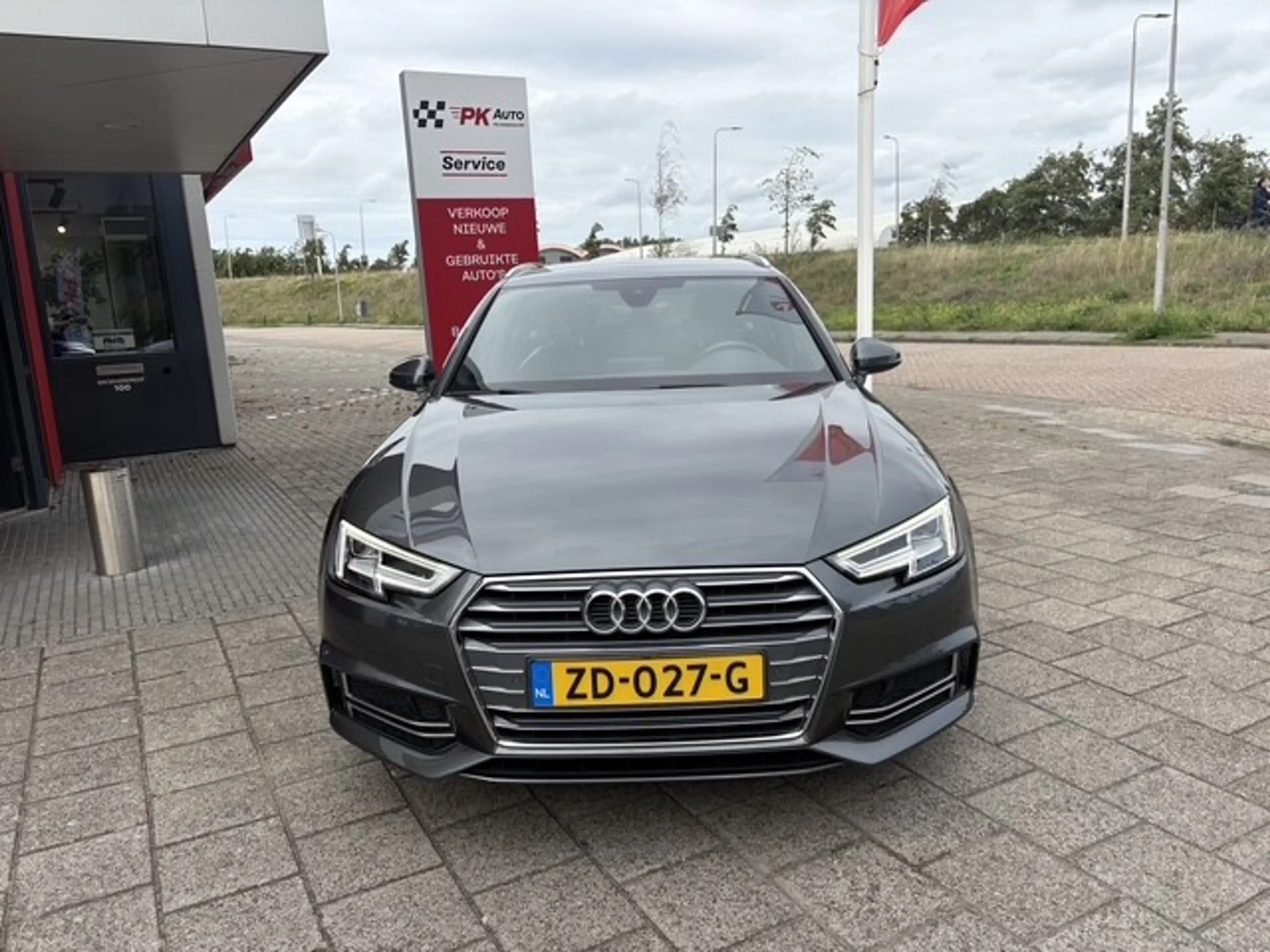 Audi A4 Avant 1.4 TFSI Sport S line black edition | Navi | — photo 5