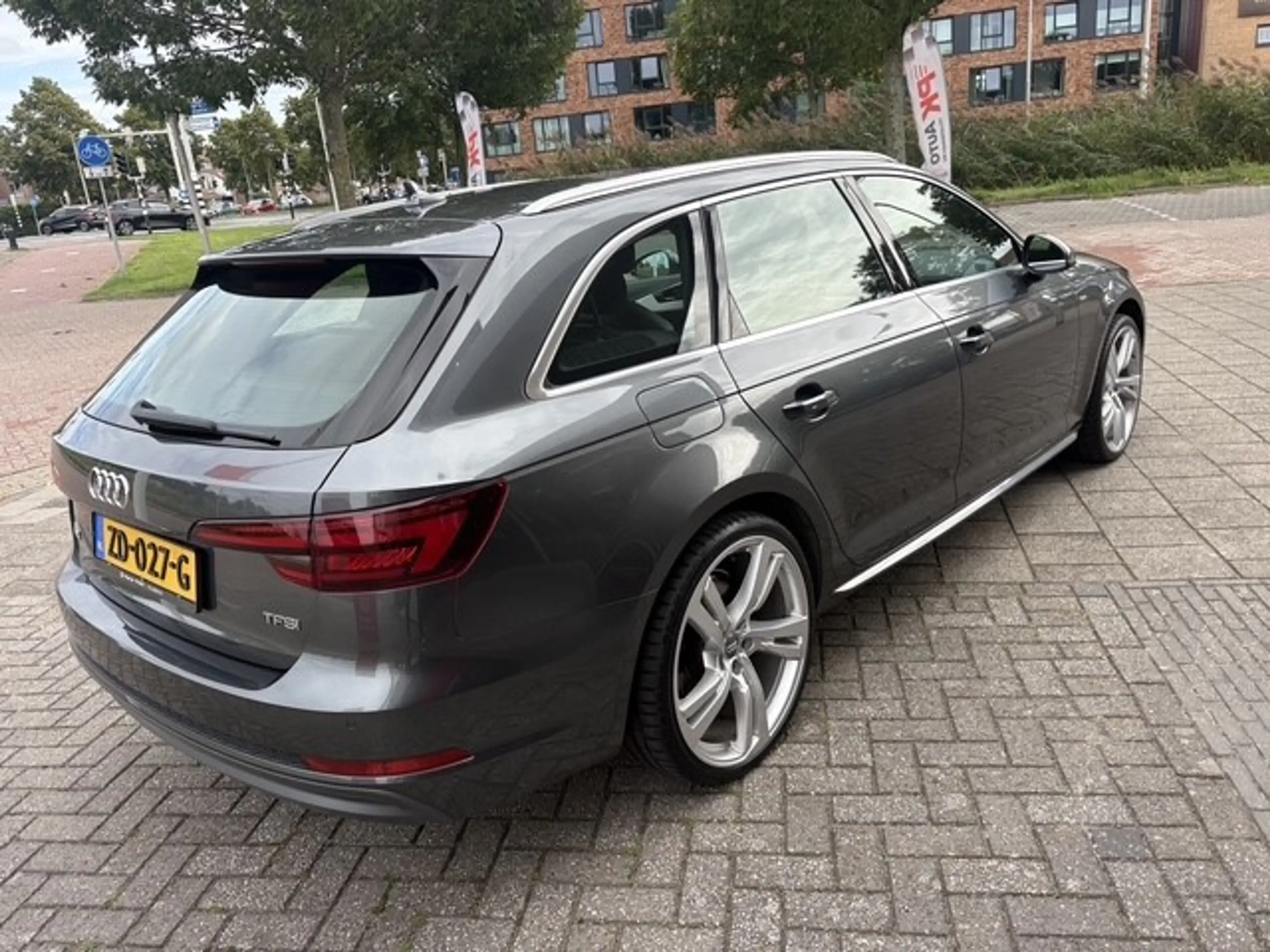 Audi A4 Avant 1.4 TFSI Sport S line black edition | Navi | — photo 3