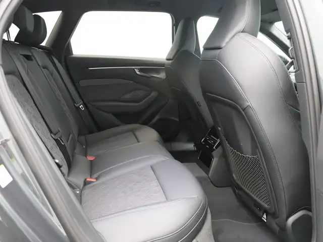 Audi A6 view 9