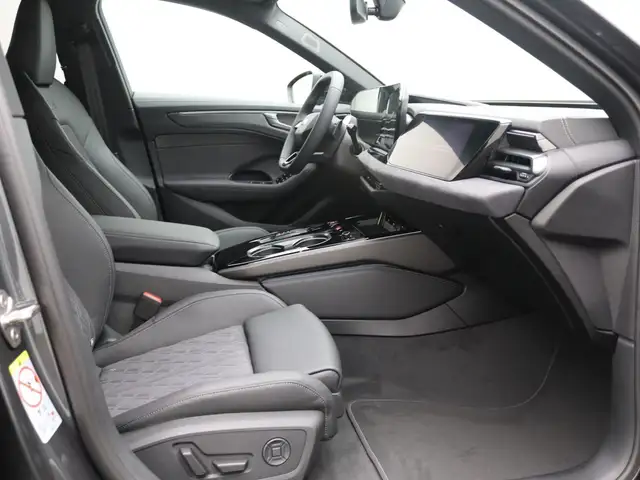 Audi A6 view 10