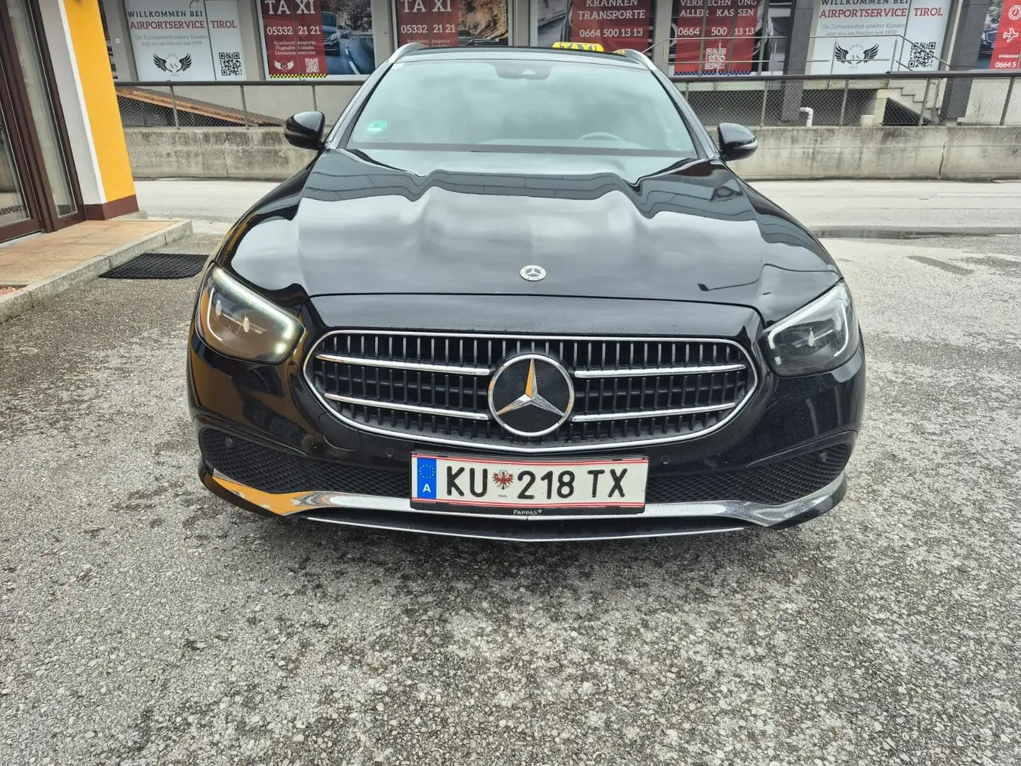 Mercedes-Benz E 220 E 220 d T 4Matic Austria Edition Aut. Austria Edit Schwarz - 1