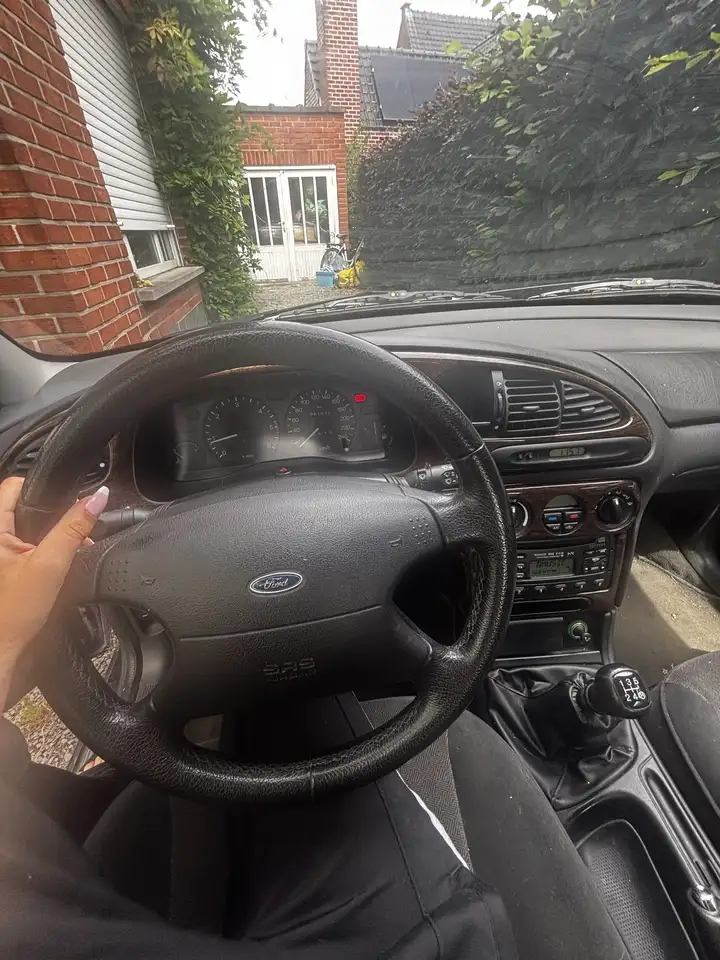 Ford Mondeo 1.8 Turbo GLX Silverline, foto 11