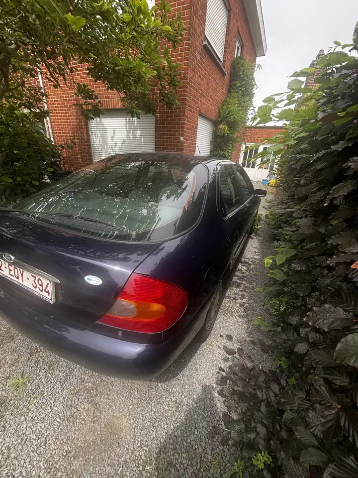 Ford Mondeo 1.8 Turbo GLX Silverline, foto 2