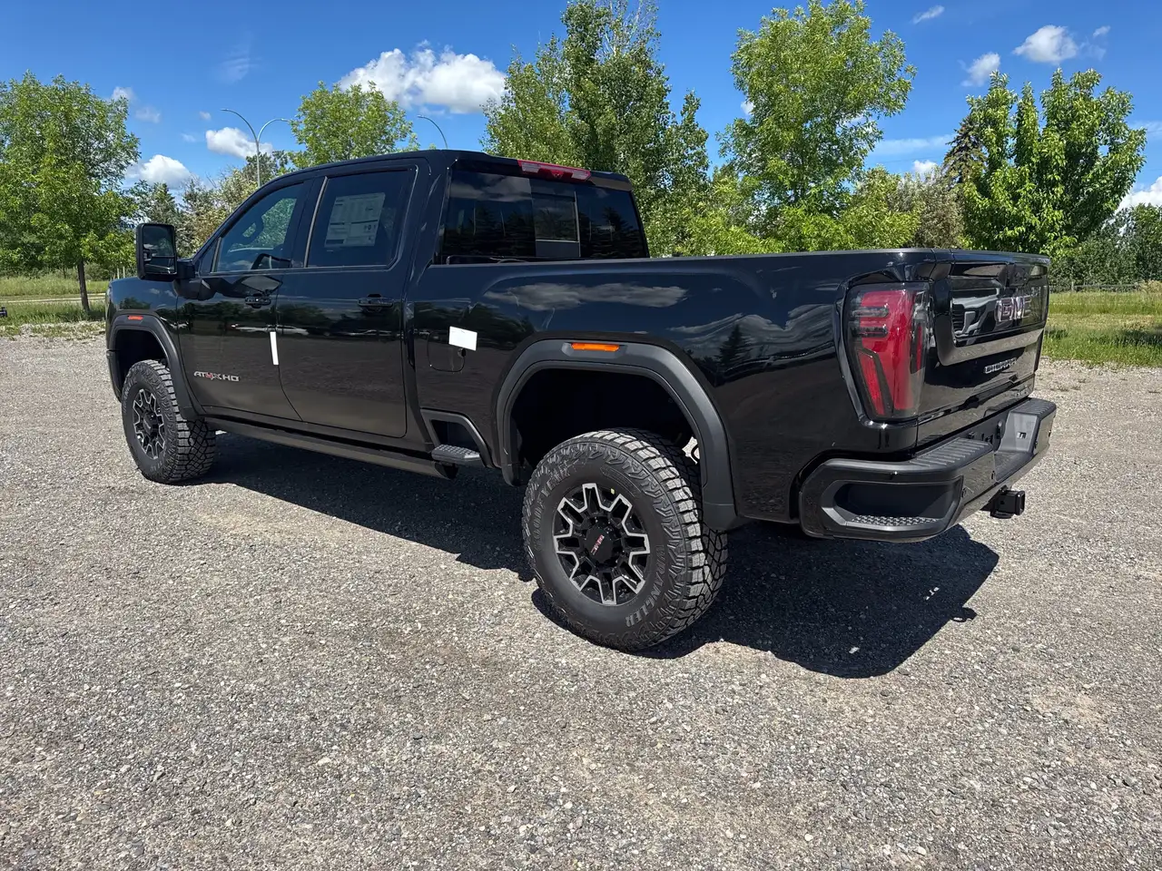 GMC Sierra 2500HD photo GMC Sierra 2500HD