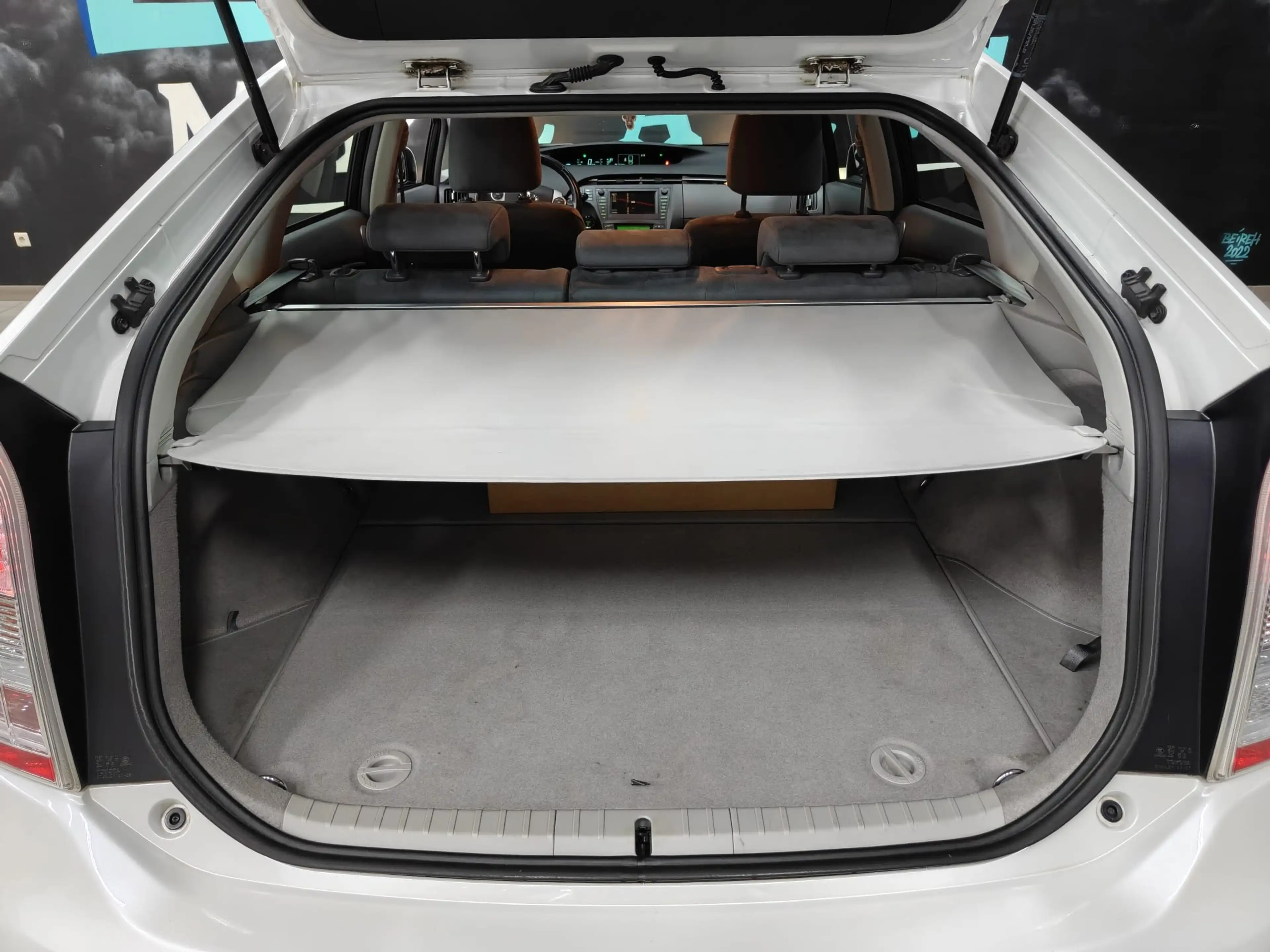 Toyota Prius Prius (Hybrid) Executive — photo 9