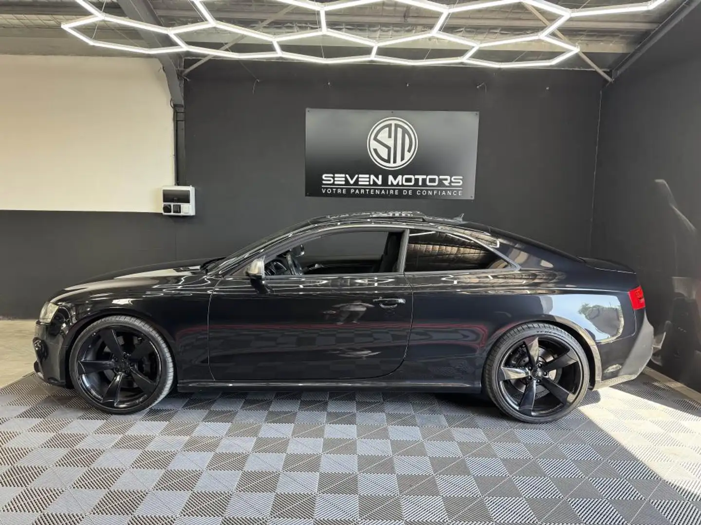 Audi RS5 Quattro 4.2 V8 450 ch  S-tronic 7  Toit Panoramiqu Noir - 2