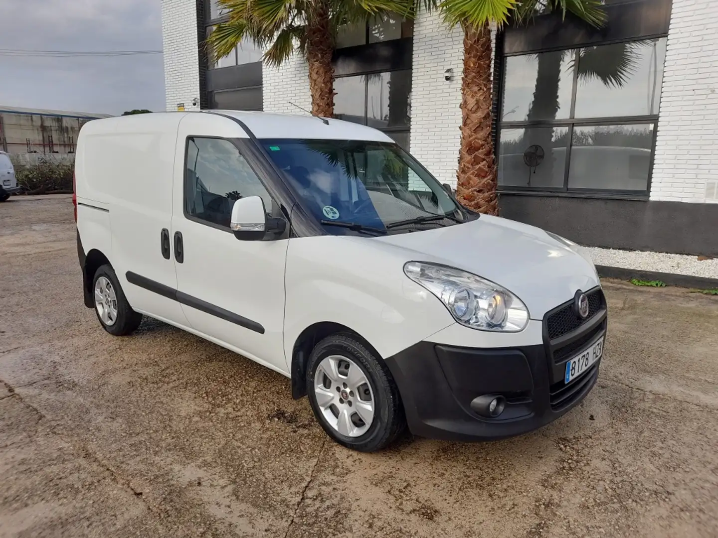 Fiat Dobló Cargo 1.6Mjt SX E5+ Weiß - 1