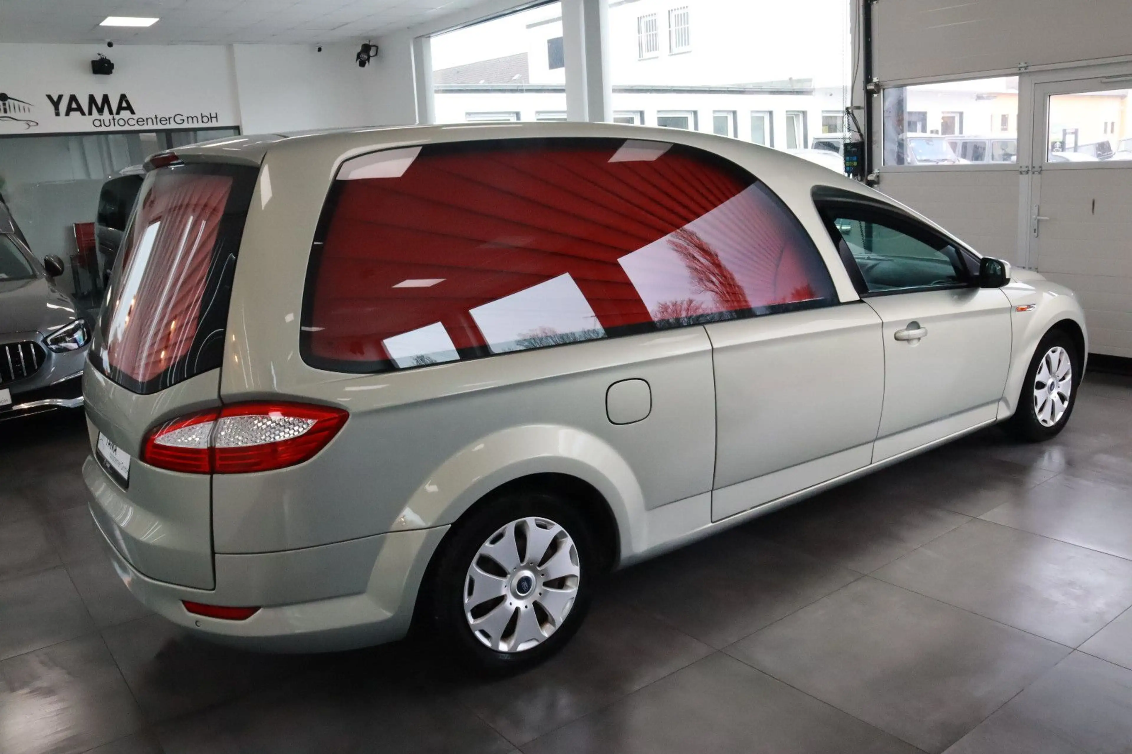Ford Mondeo Hentschke Bestattungswagen / Leichenwagen — photo 2
