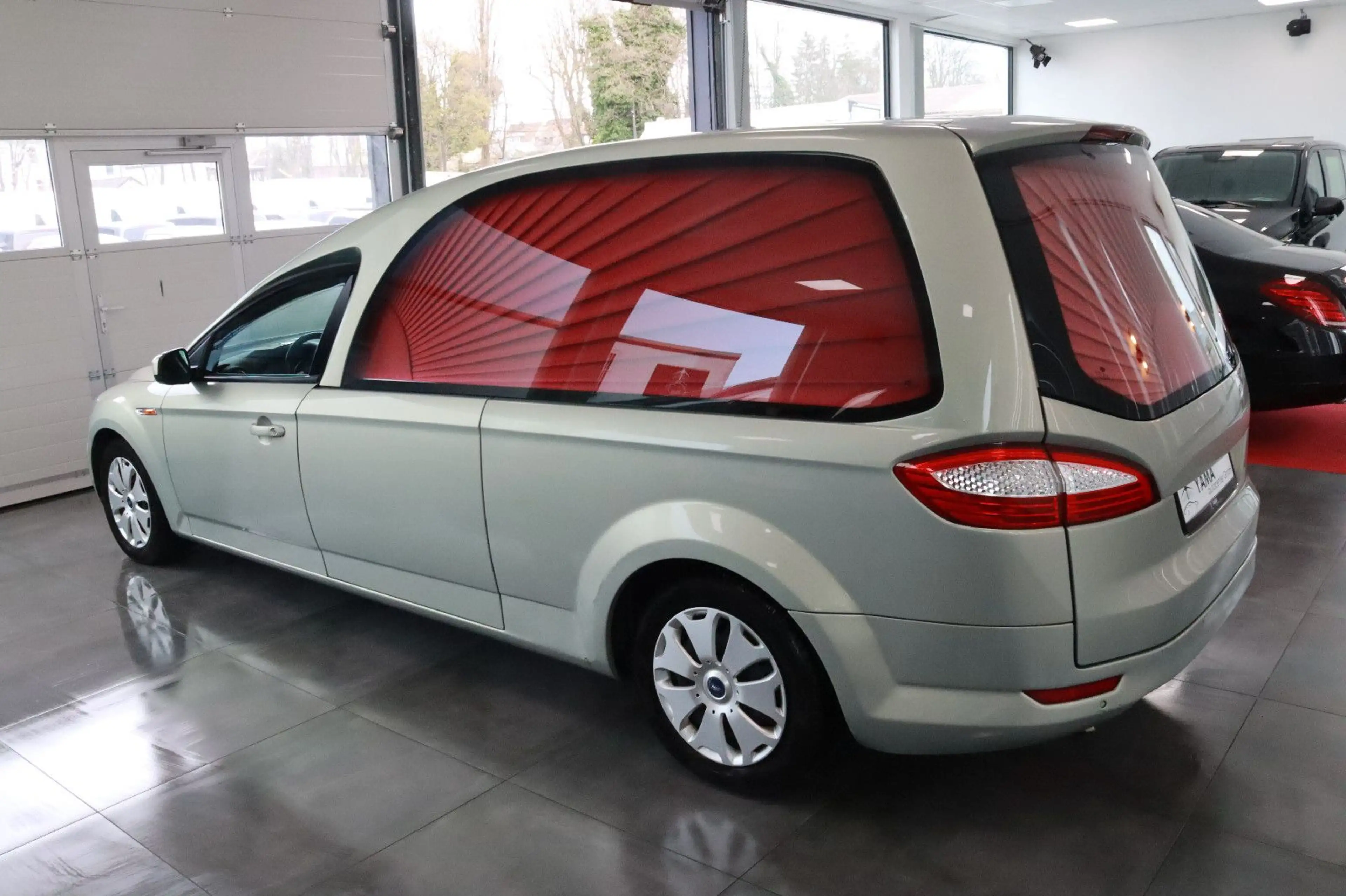 Ford Mondeo Hentschke Bestattungswagen / Leichenwagen — photo 4
