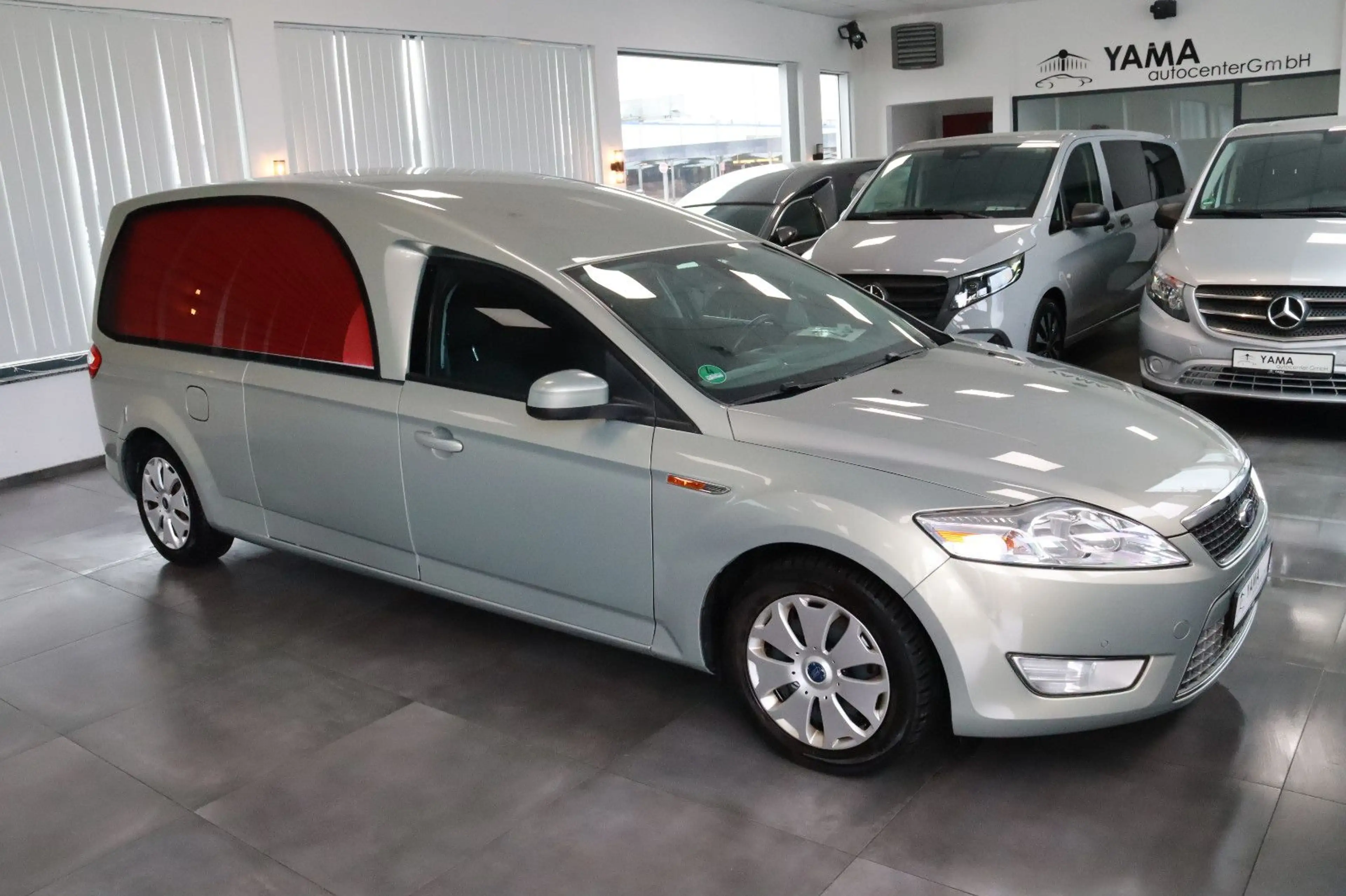 Ford Mondeo Hentschke Bestattungswagen / Leichenwagen — photo 3