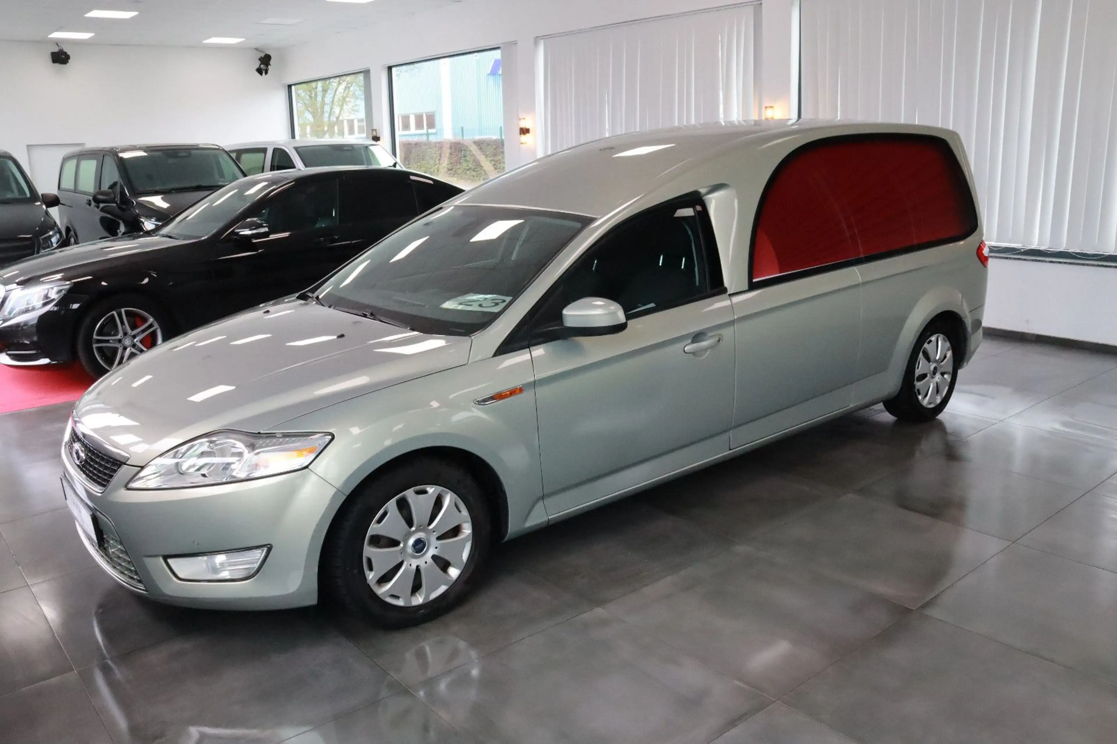 Ford Mondeo Hentschke Bestattungswagen / Leichenwagen