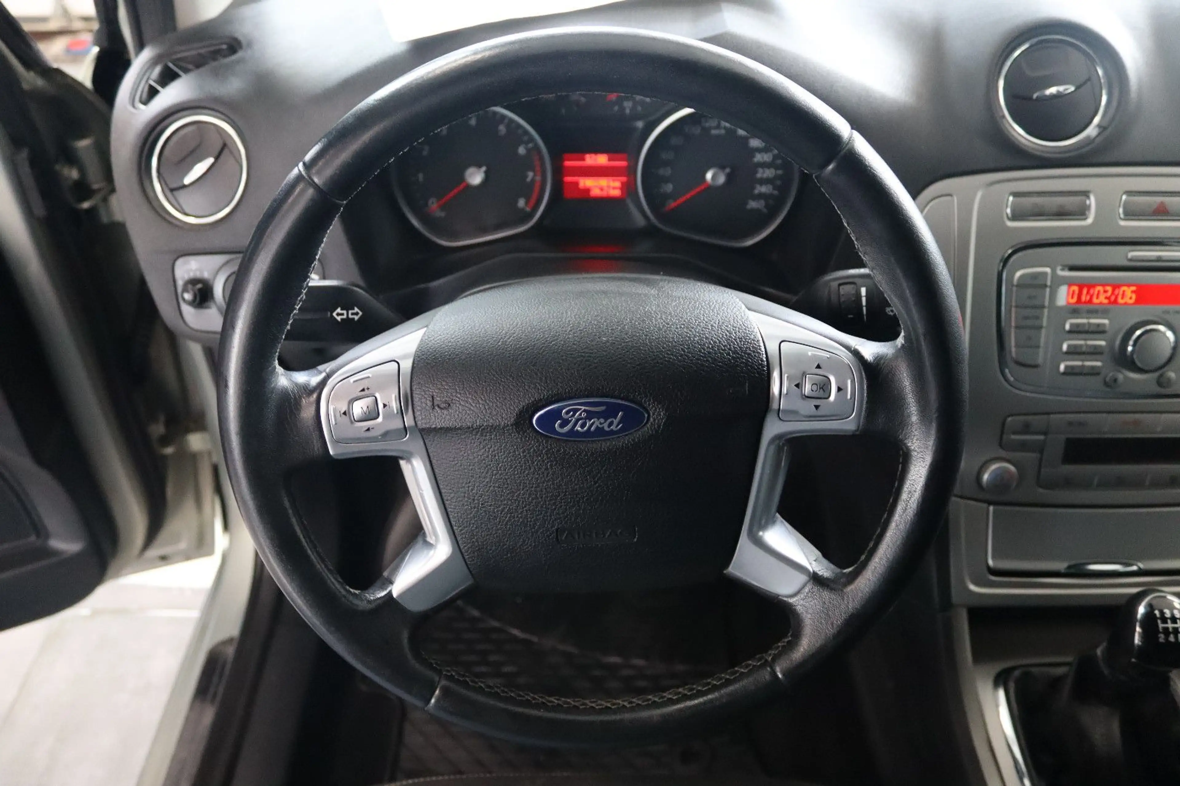 Ford Mondeo Hentschke Bestattungswagen / Leichenwagen — photo 8