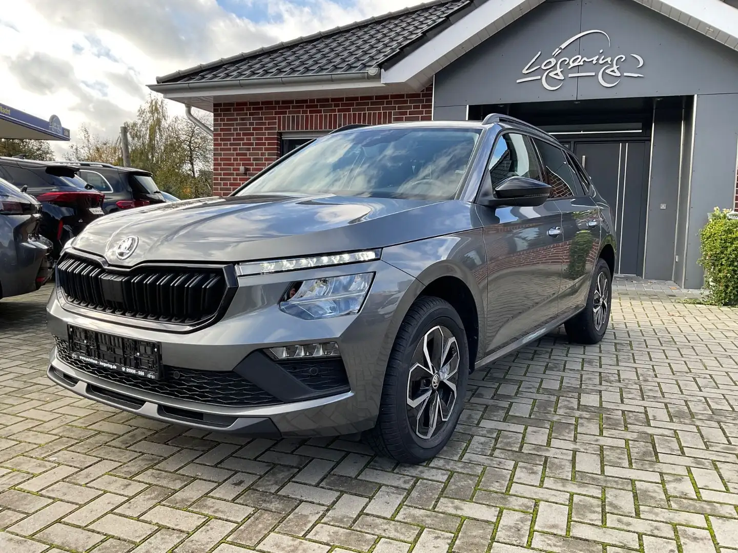 Skoda Kamiq 1.5 TSI DSG,Kamera,LED,Navi,ACC Grau - 1