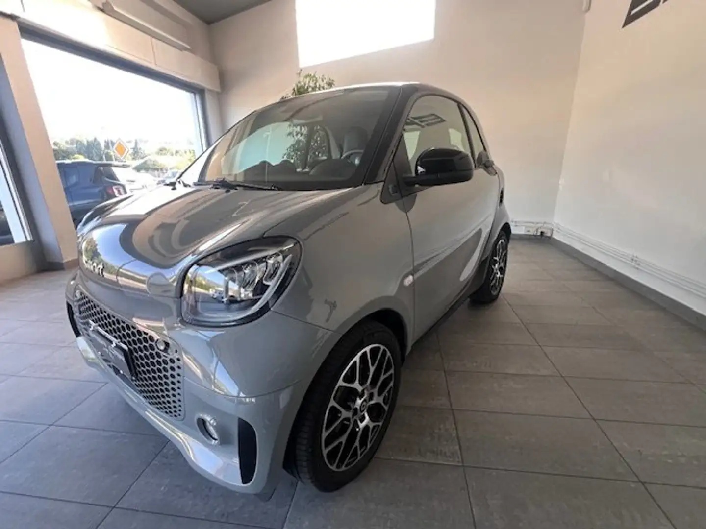 smart forTwo Fortwo III 2020 eq racingrey 22kW Gris - 2