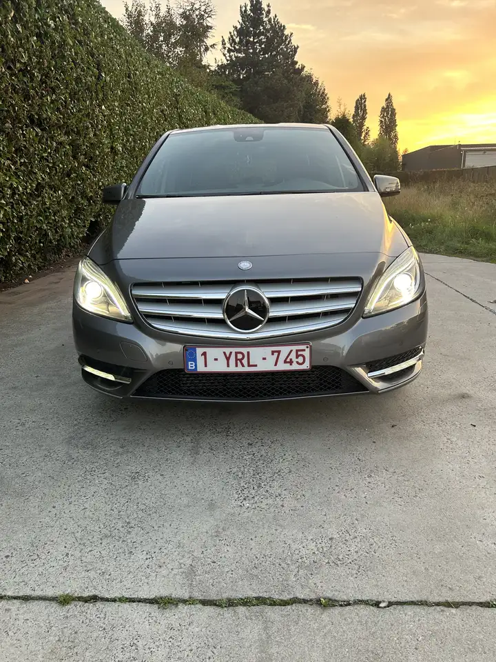 Mercedes-Benz B 200