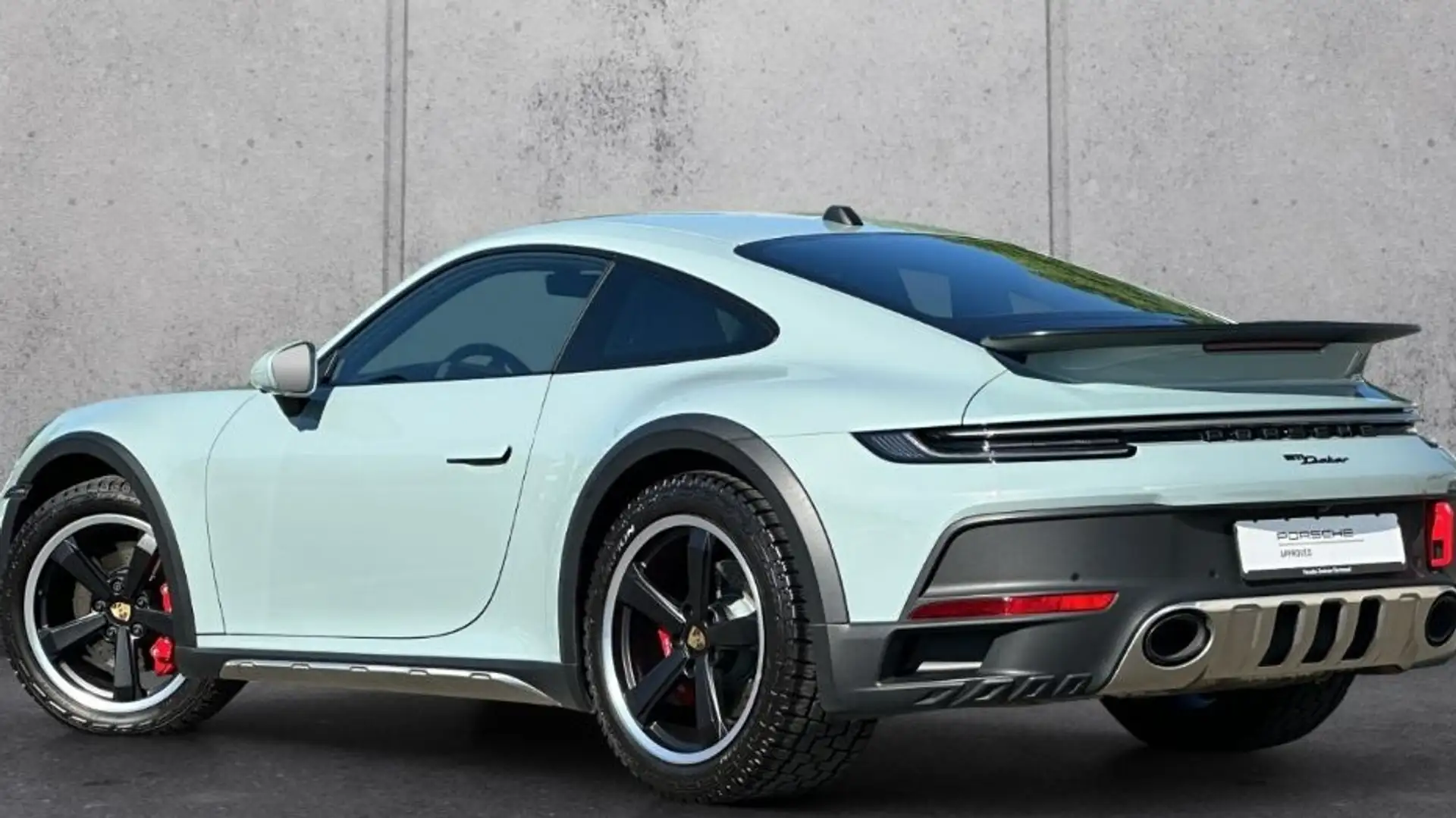Porsche 992 Dakar Verde - 1